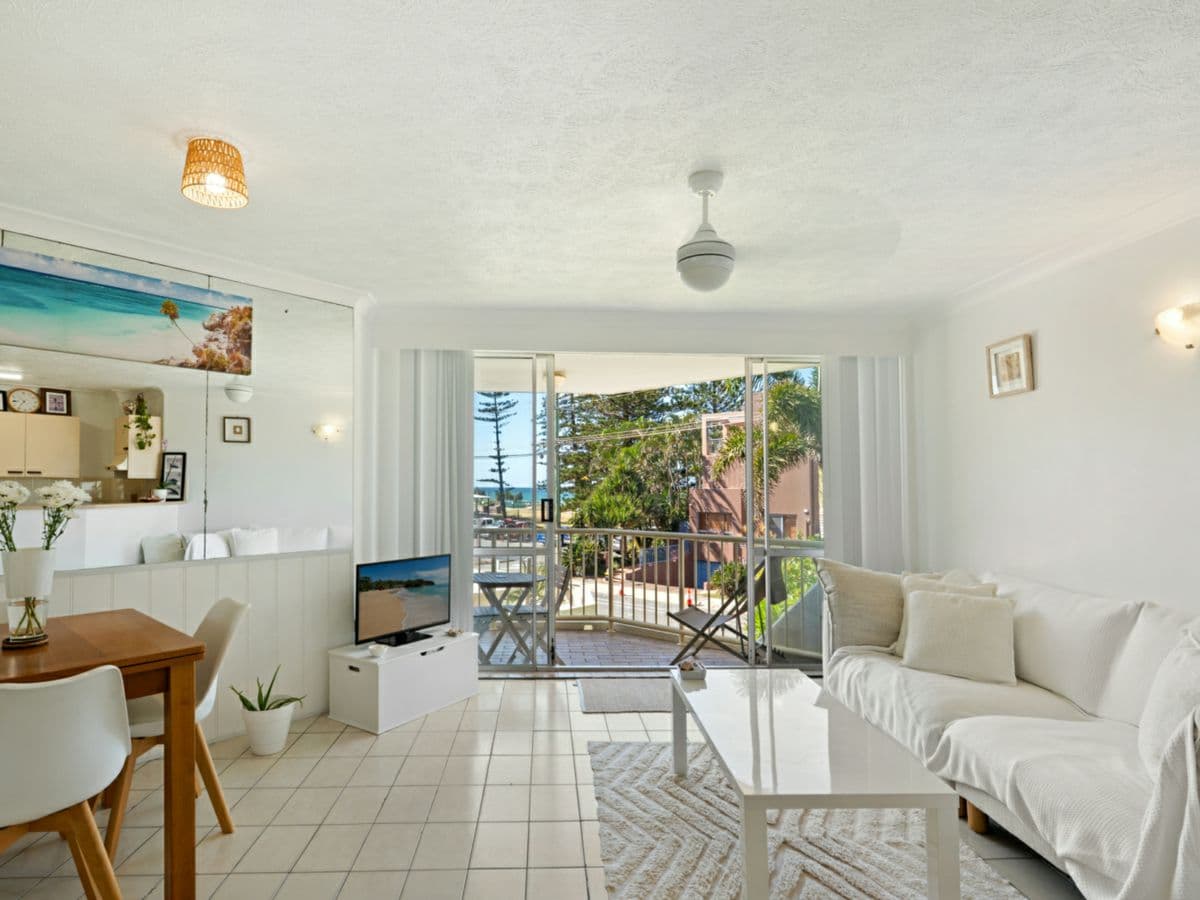 5/158 Hedges Avenue, MERMAID BEACH, Mermaid Beach - Thumbnail 4