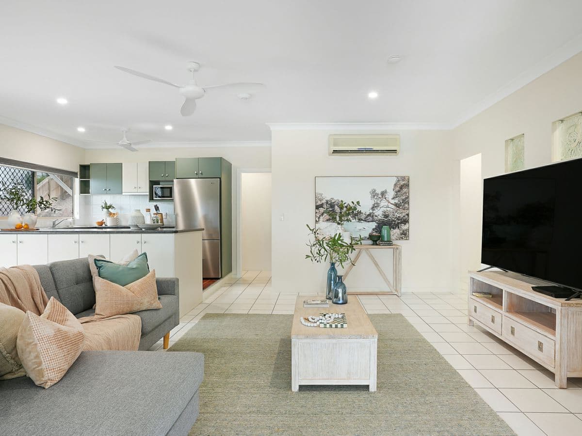74 Yarrawonga Drive, CASTLE HILL, Castle Hill - Thumbnail 4