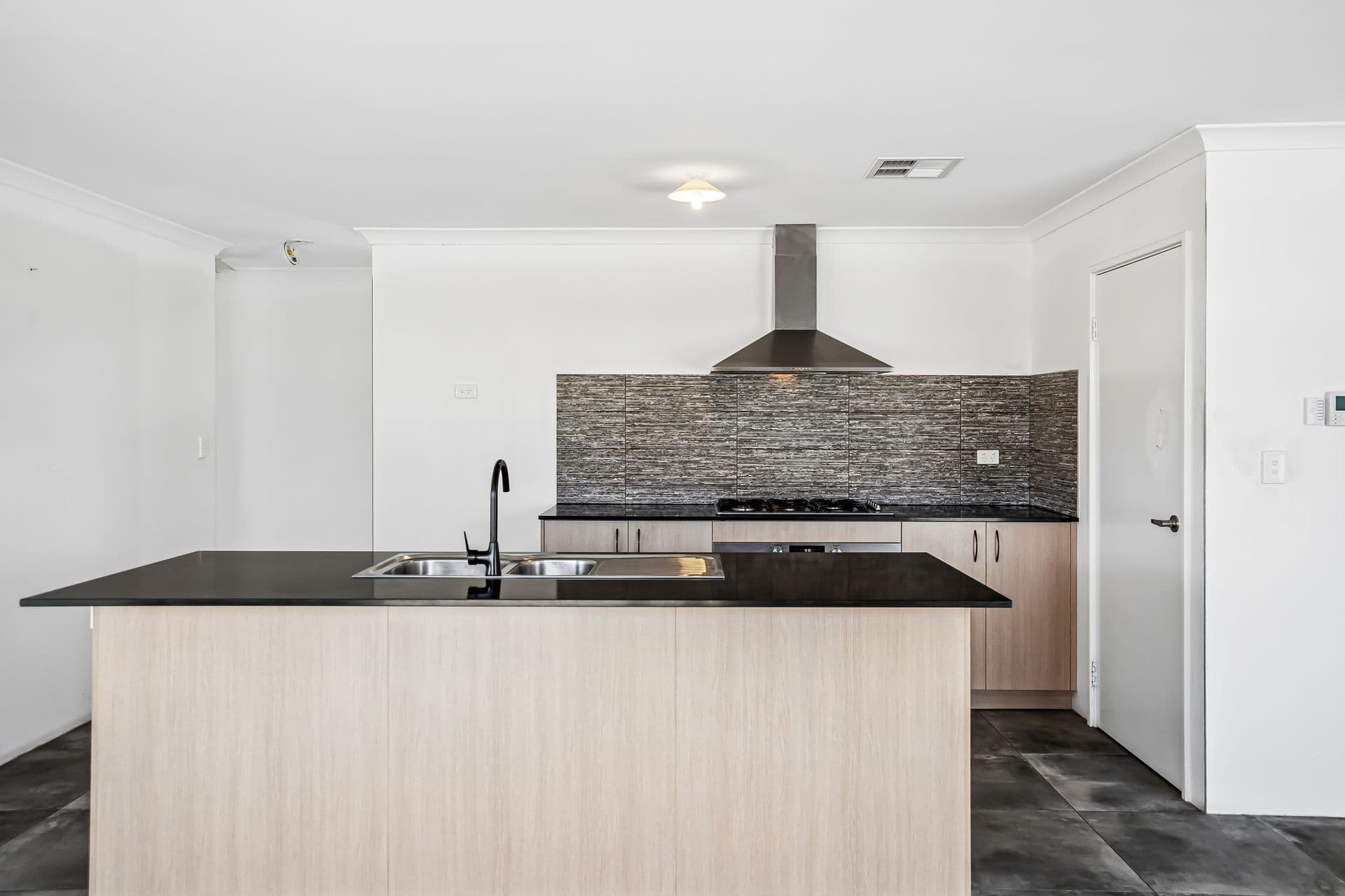 1 Bylong Street, WELLARD WA 6170, Wellard - Thumbnail 3
