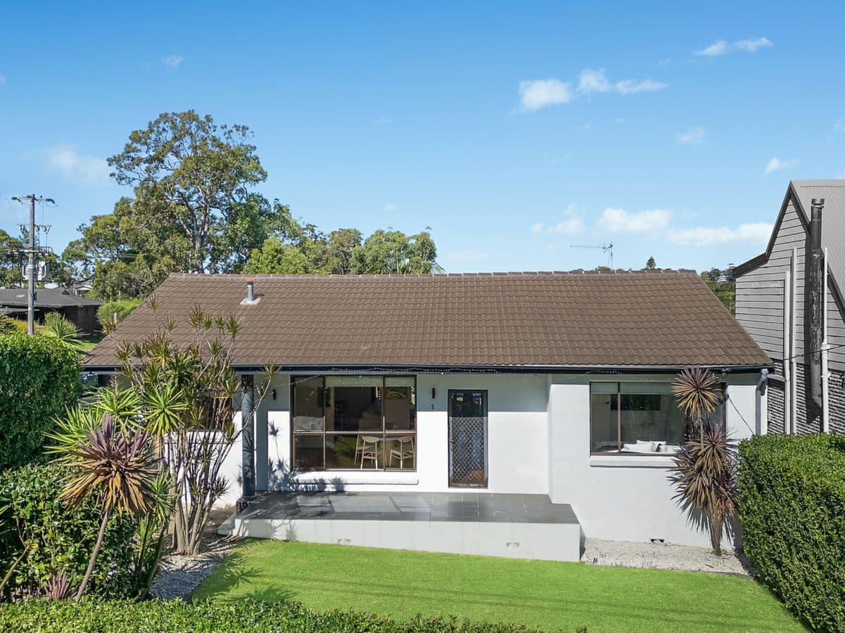 1 Blue Bell Drive, WAMBERAL, Wamberal - Thumbnail 2