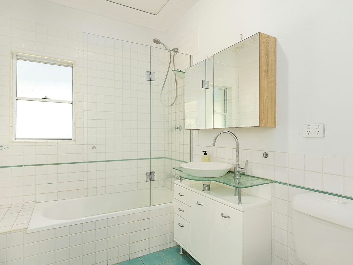 1 Blue Bell Drive, WAMBERAL, Wamberal - Thumbnail 6
