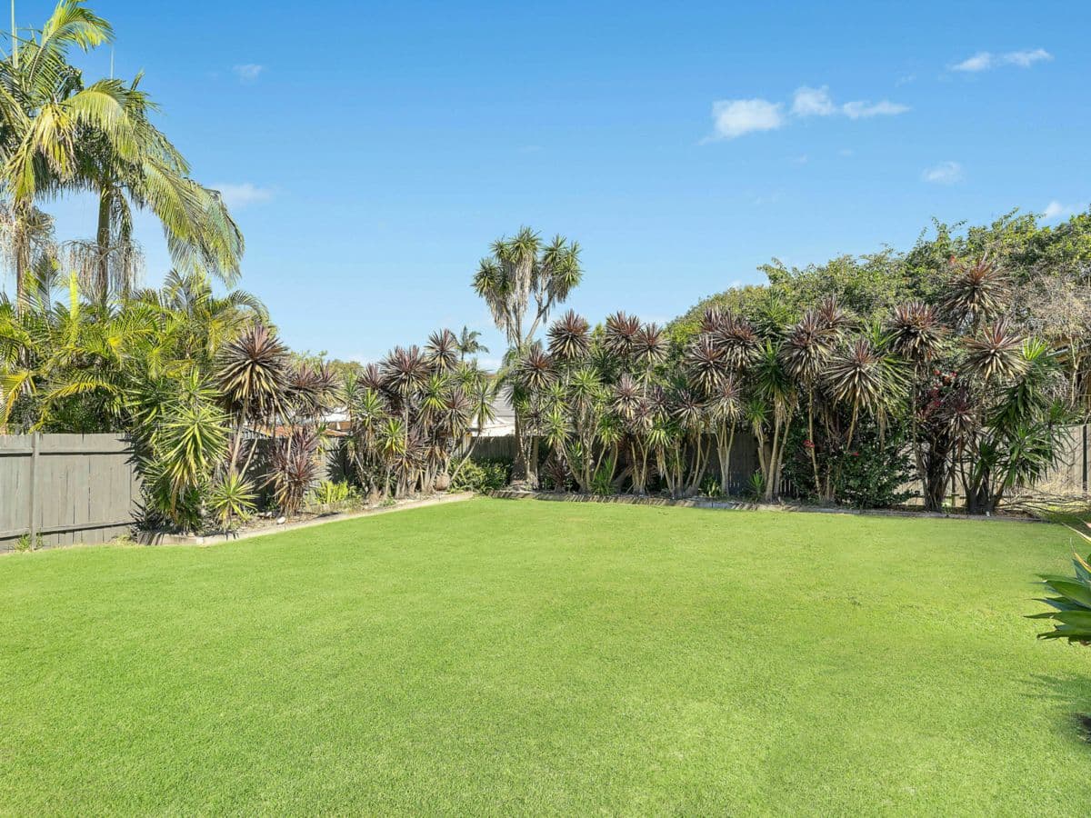 1 Blue Bell Drive, WAMBERAL, Wamberal - Thumbnail 8