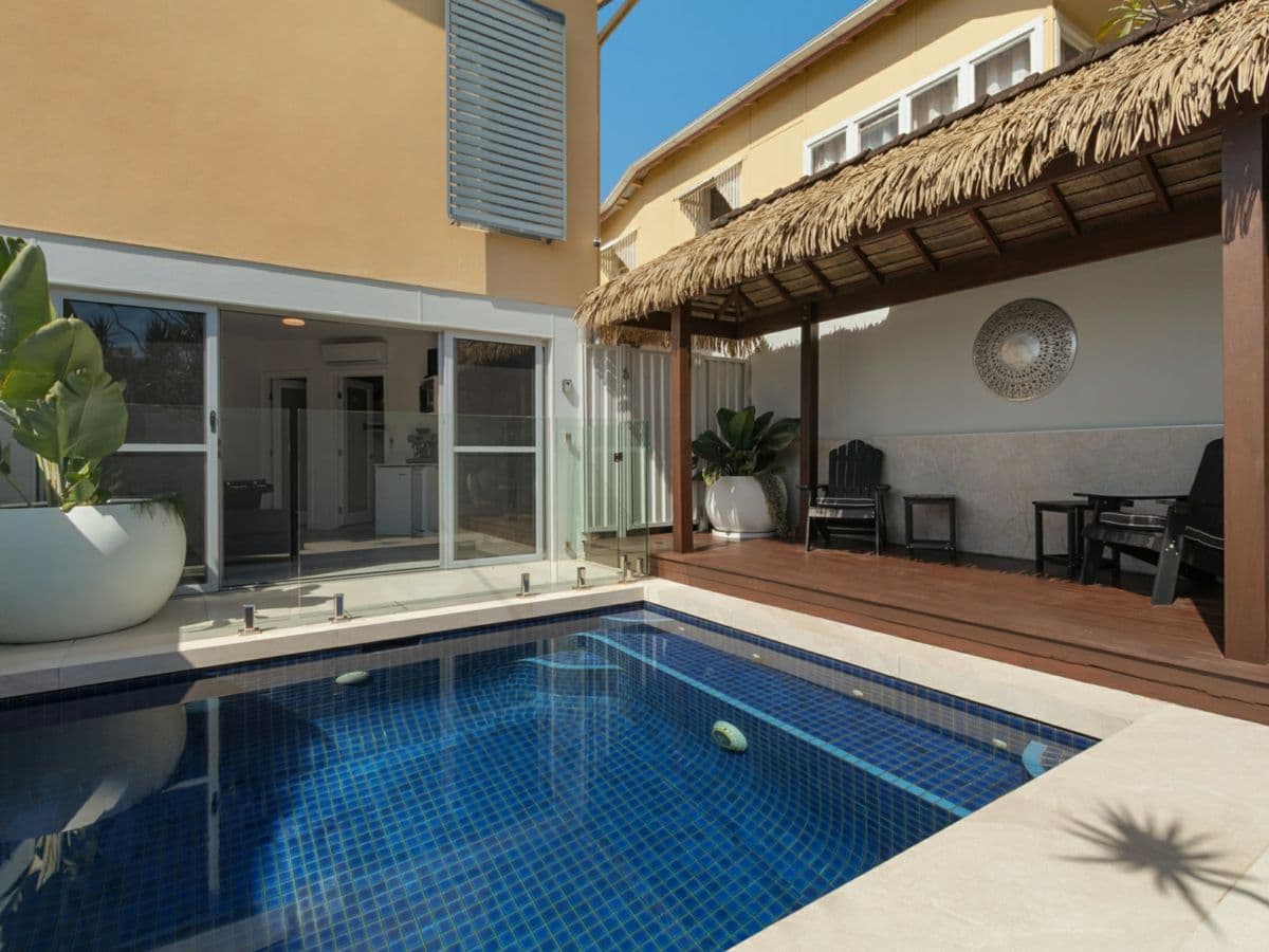 1/80 Mclean Street, COOLANGATTA, Coolangatta - Image 1