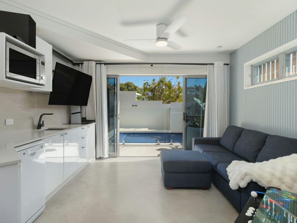 1/80 Mclean Street, COOLANGATTA, Coolangatta - Thumbnail 5