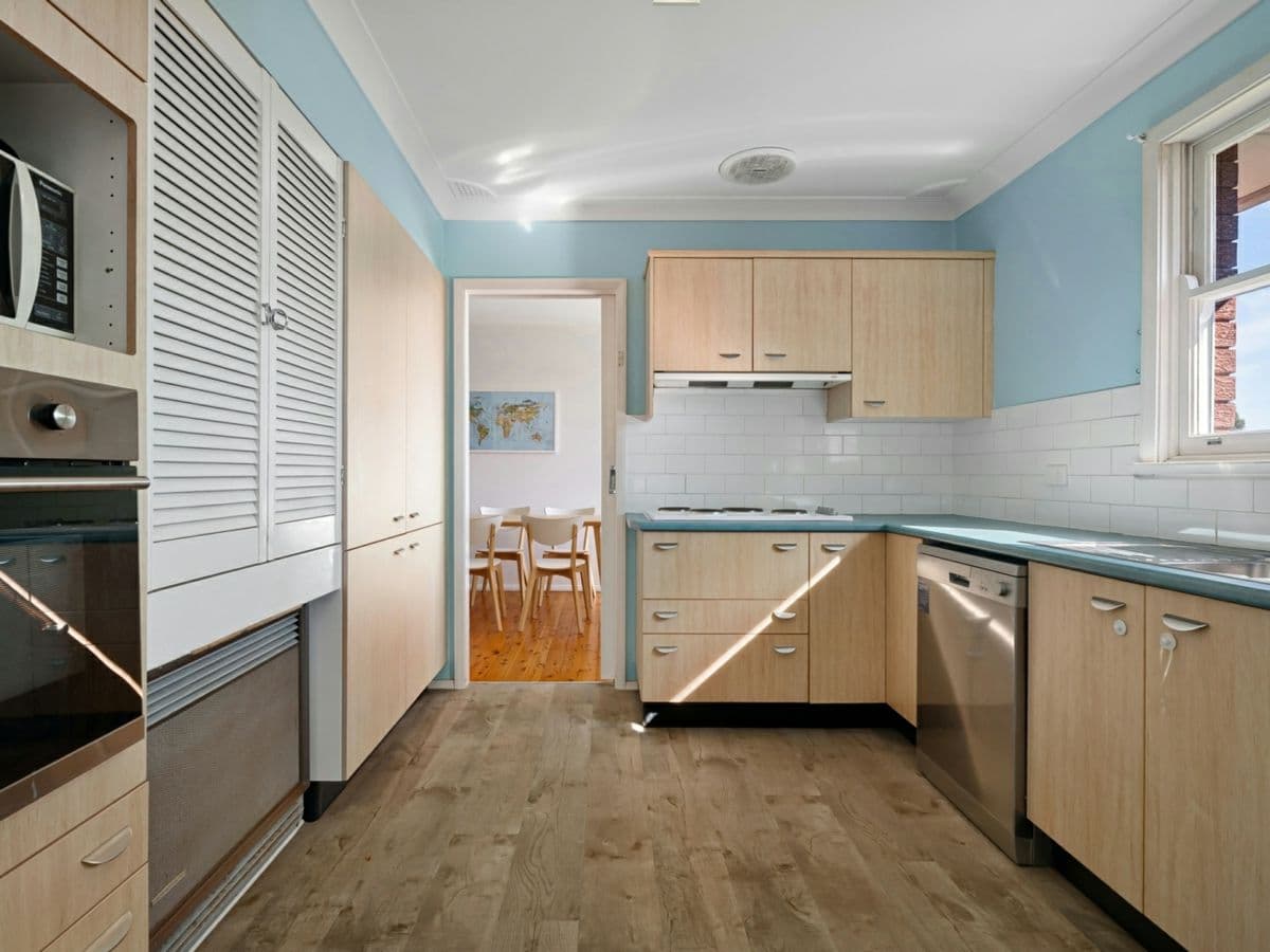 33 Denman Avenue, WOOLOOWARE, Woolooware - Thumbnail 4