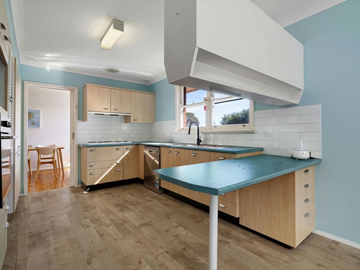 33 Denman Avenue, WOOLOOWARE, Woolooware - Thumbnail 6