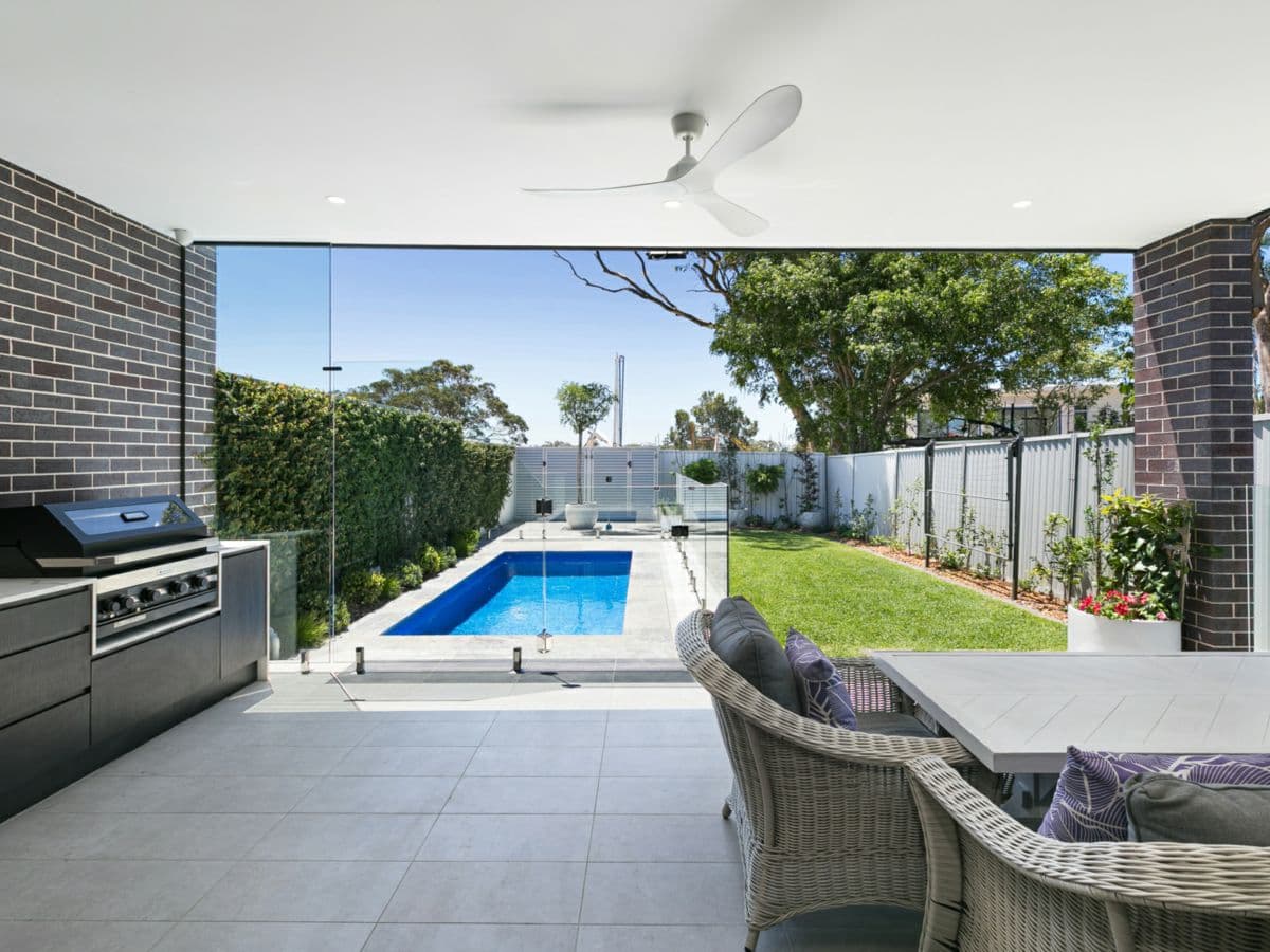 9a Wyralla Road, YOWIE BAY, Yowie Bay - Thumbnail 2