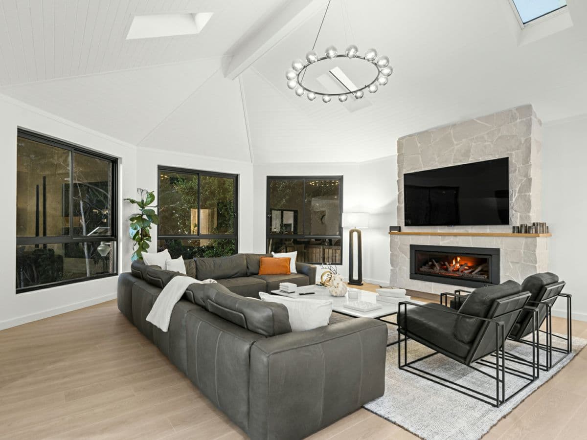 27 Cairngorm Avenue, GLENHAVEN, Glenhaven - Thumbnail 3