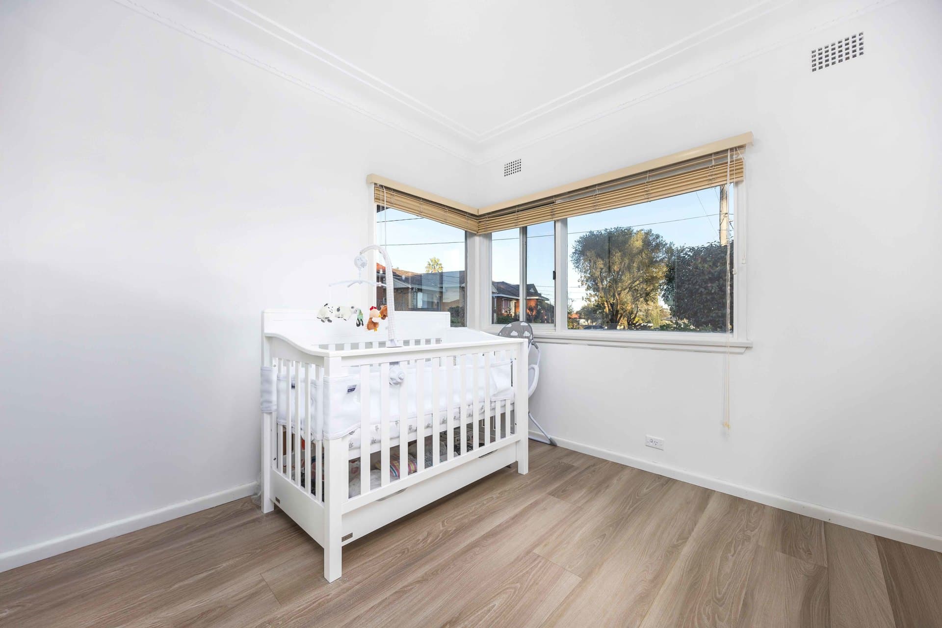 12 Michaels Crescent, Punchbowl - Thumbnail 6