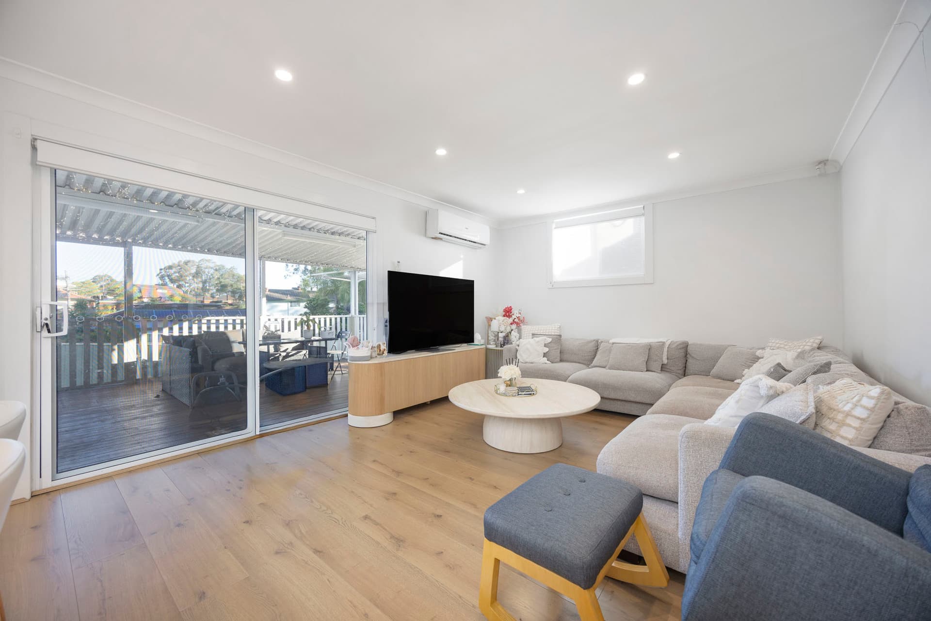 33 Surrey Avenue, Georges Hall - Thumbnail 5