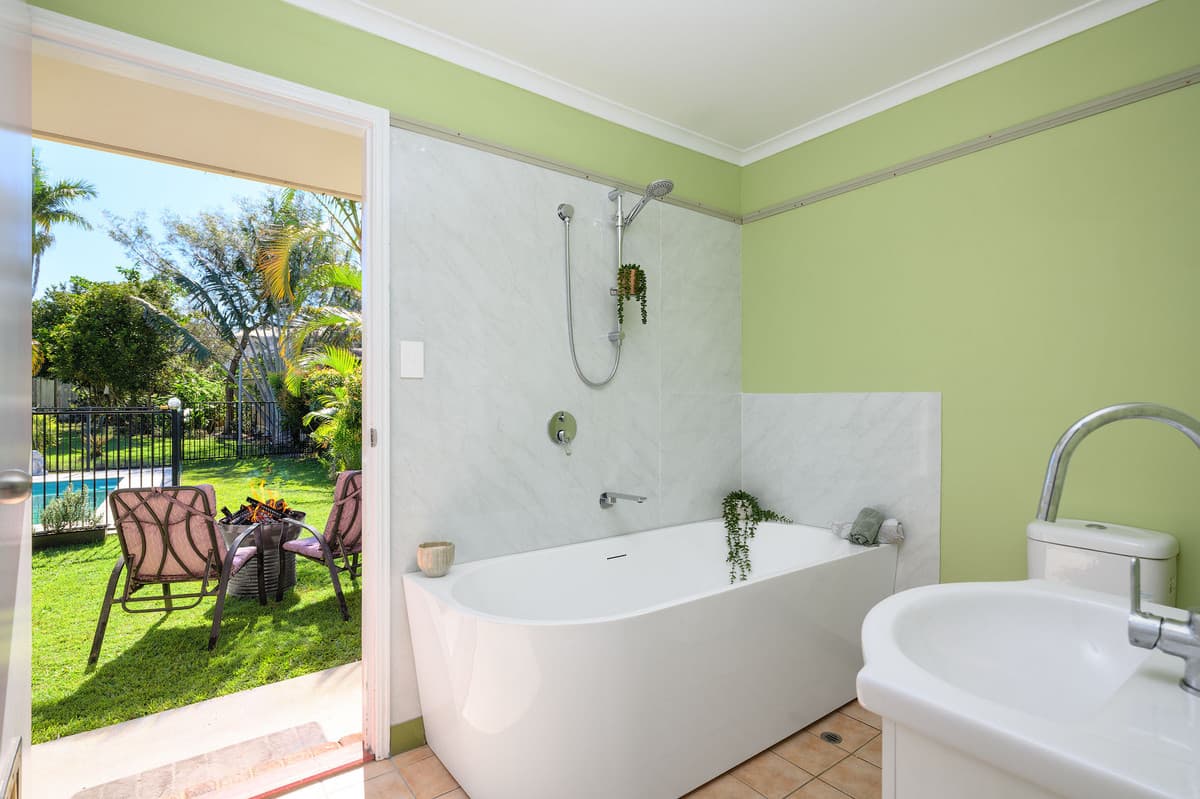 80 Golden Hind Avenue, Cooloola Cove - Thumbnail 6