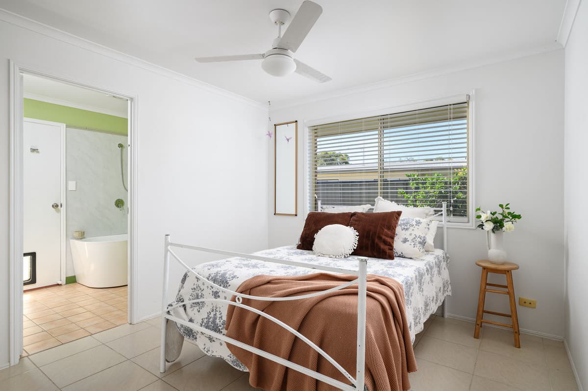 80 Golden Hind Avenue, Cooloola Cove - Thumbnail 8