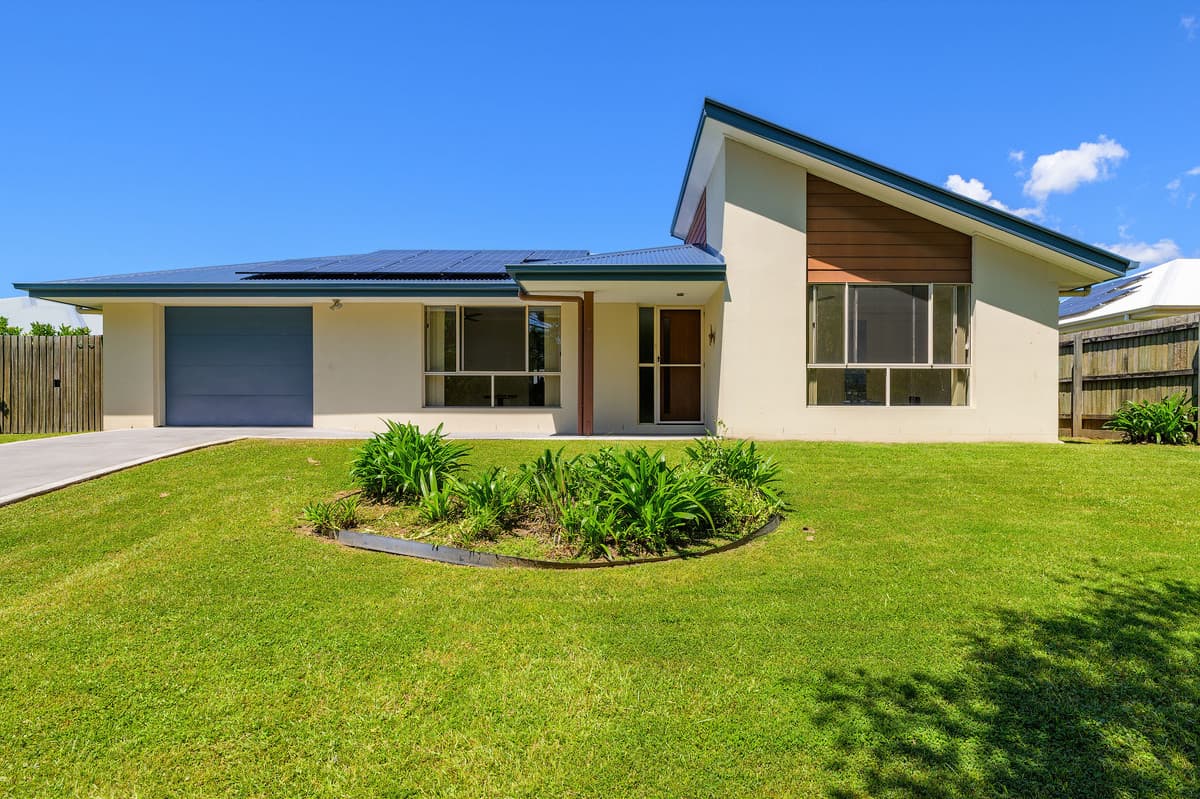 14 Creekside Esplanade, Cooloola Cove - Image 1