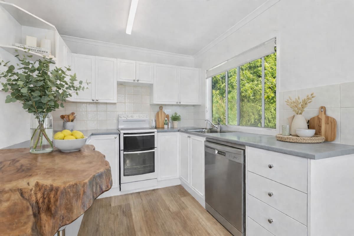 22 Tailor Street, Tin Can Bay - Thumbnail 2