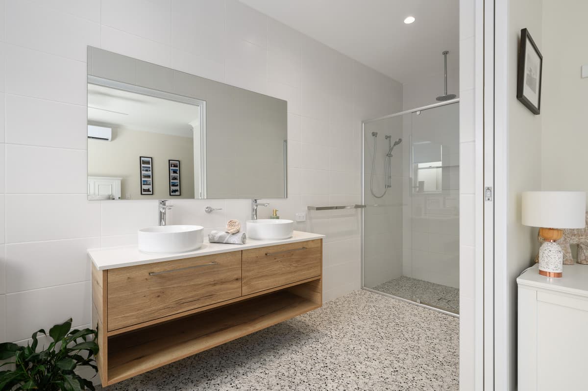 83 Esplanade, Tin Can Bay - Thumbnail 8