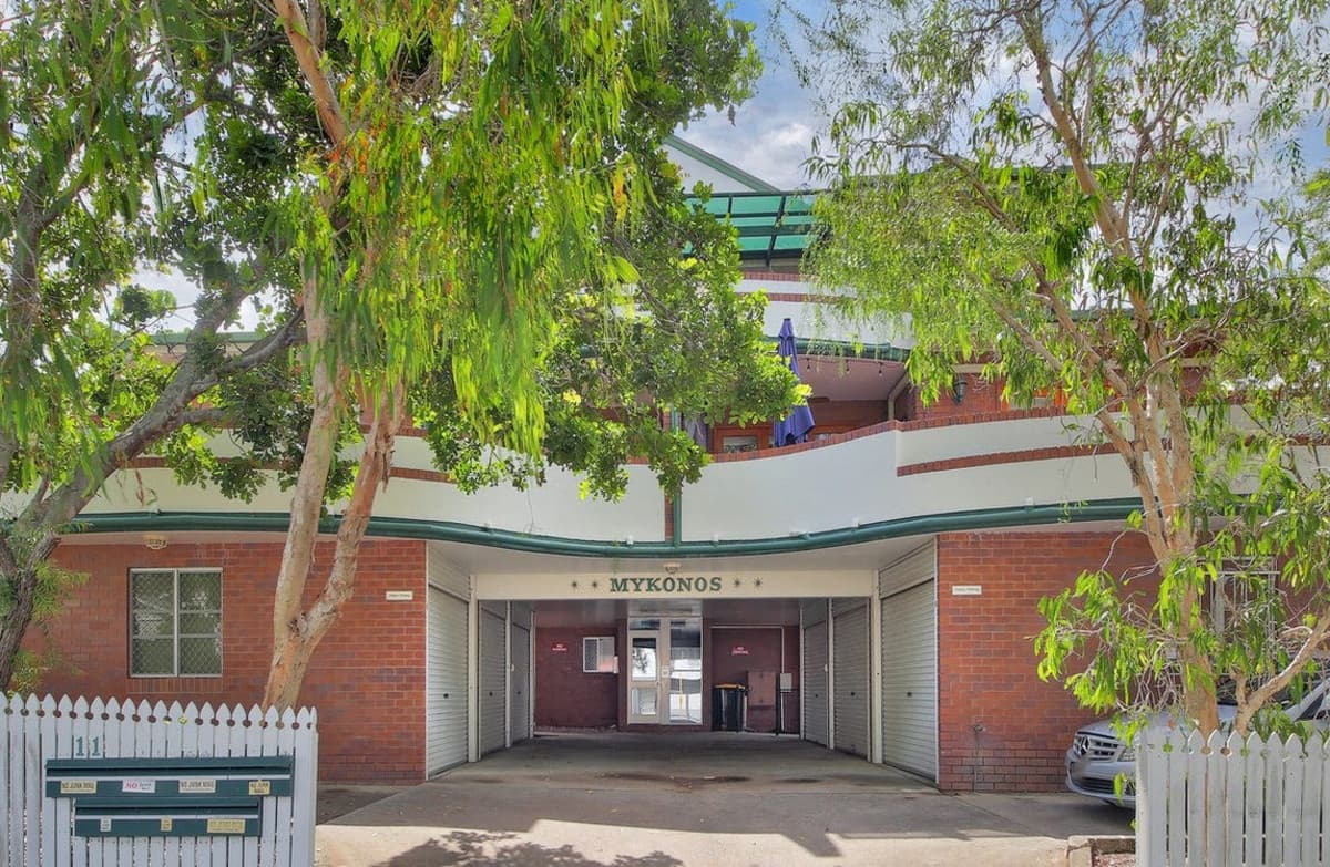 11 Beatrice Street, Greenslopes - Image 1