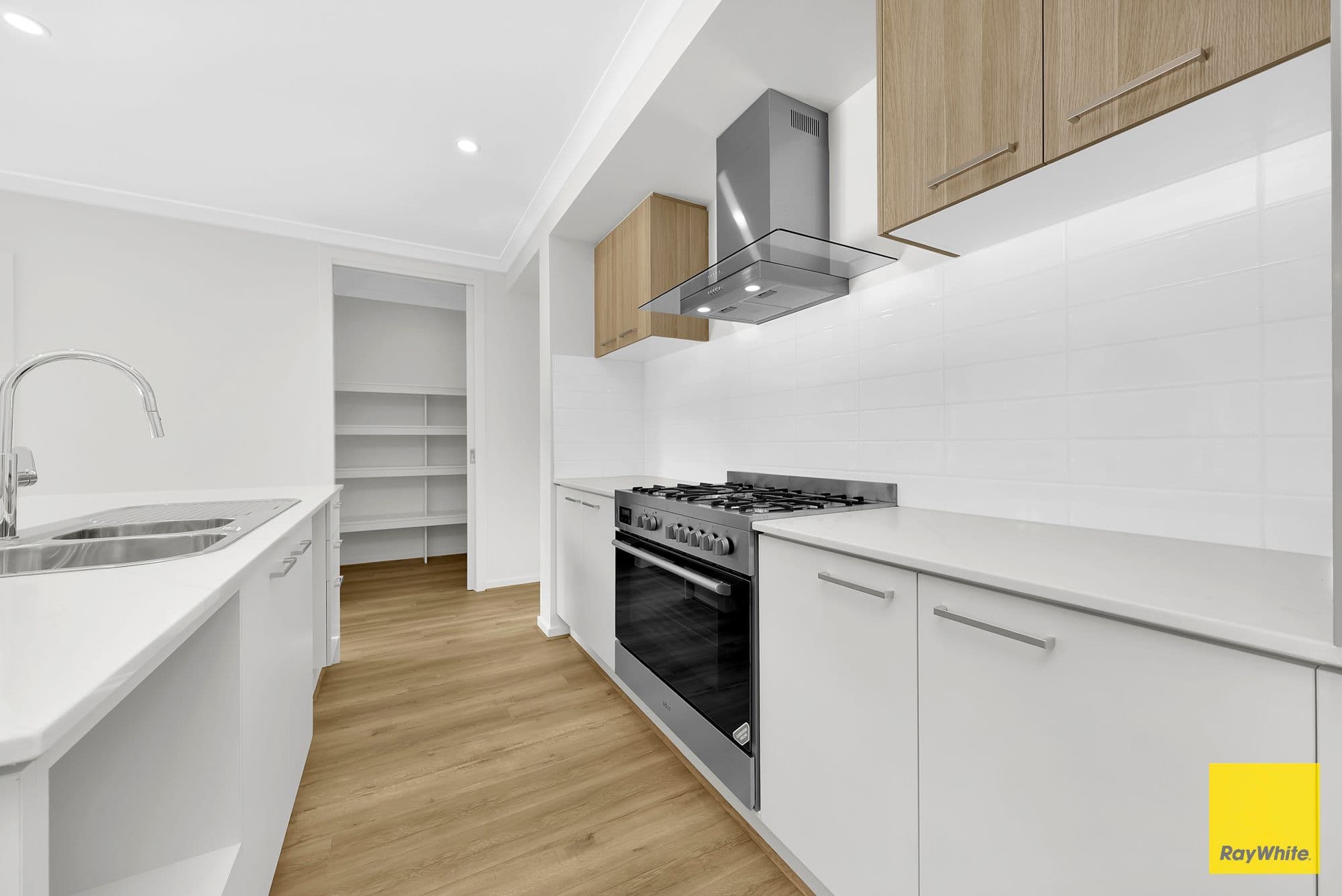 4 Pyrus Crescent, Mickleham VIC 3064, Mickleham - Thumbnail 3