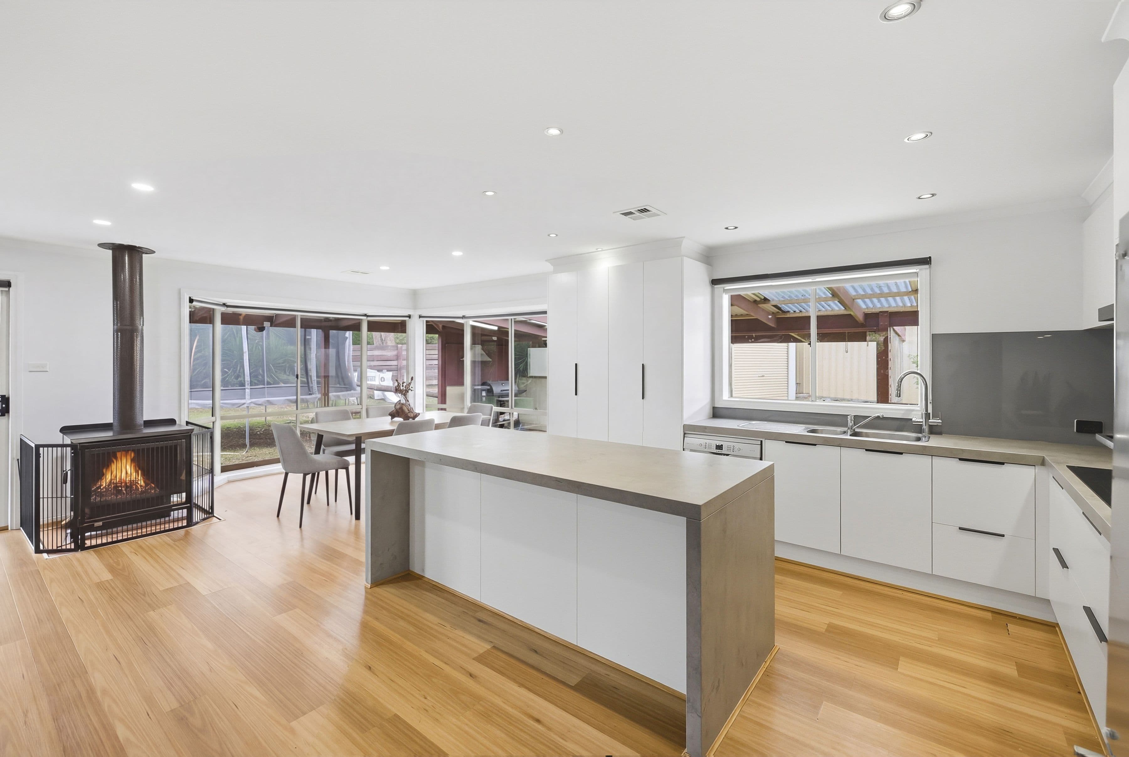 10 Acacia Court, Romsey VIC 3434, Romsey - Thumbnail 3