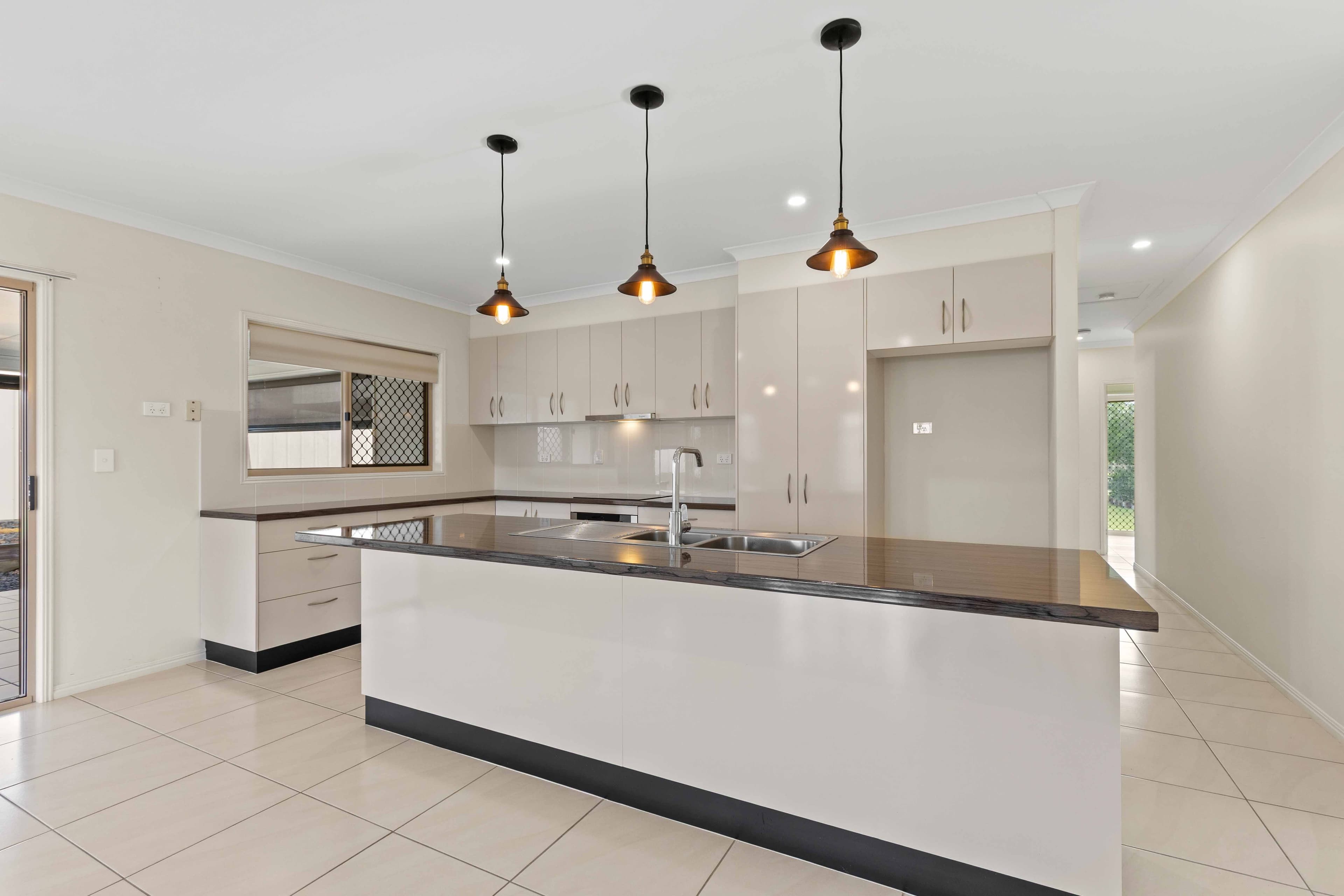 1 Kingfisher Drive, Oakhurst QLD 4650, Oakhurst - Thumbnail 2