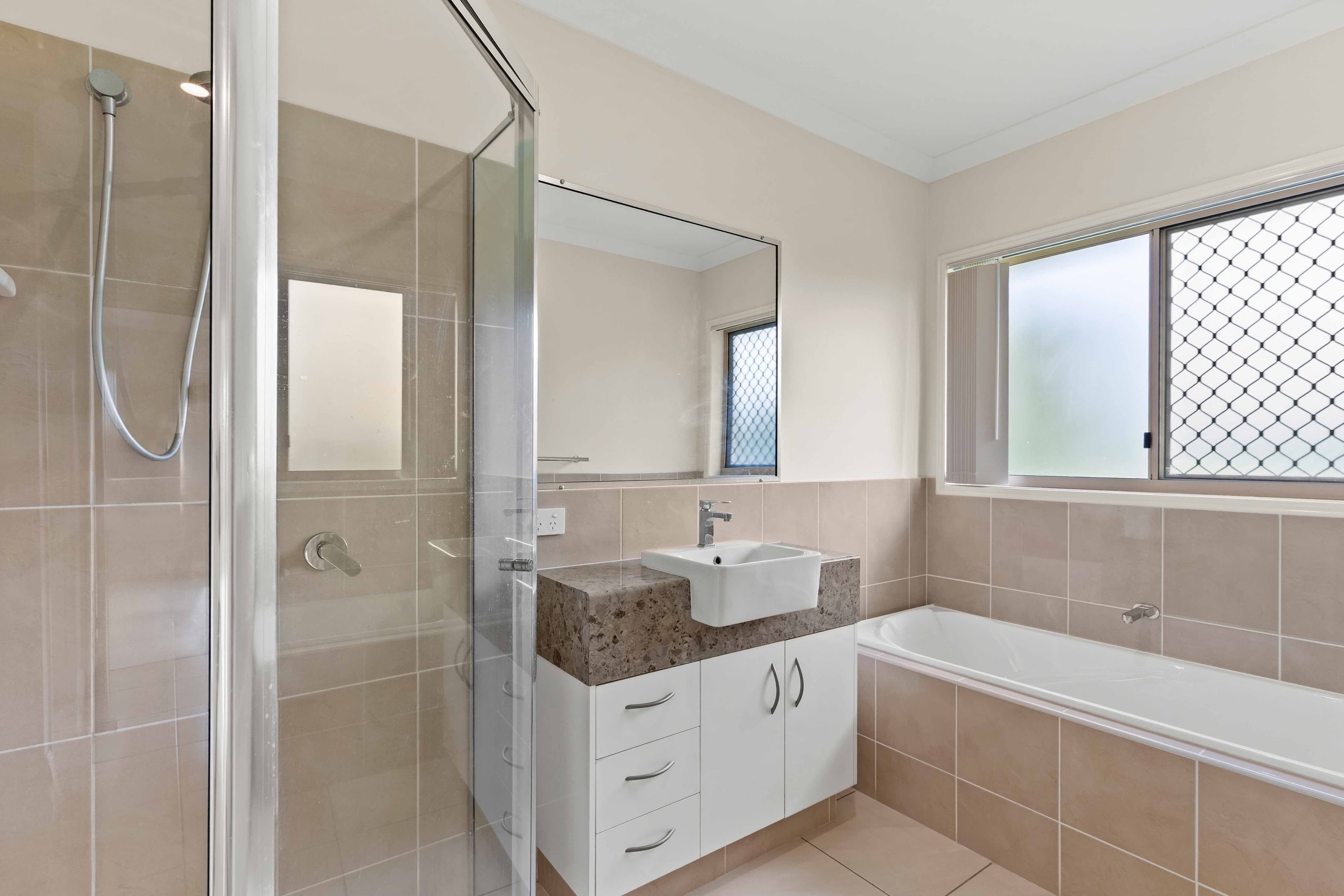 1 Kingfisher Drive, Oakhurst QLD 4650, Oakhurst - Thumbnail 3