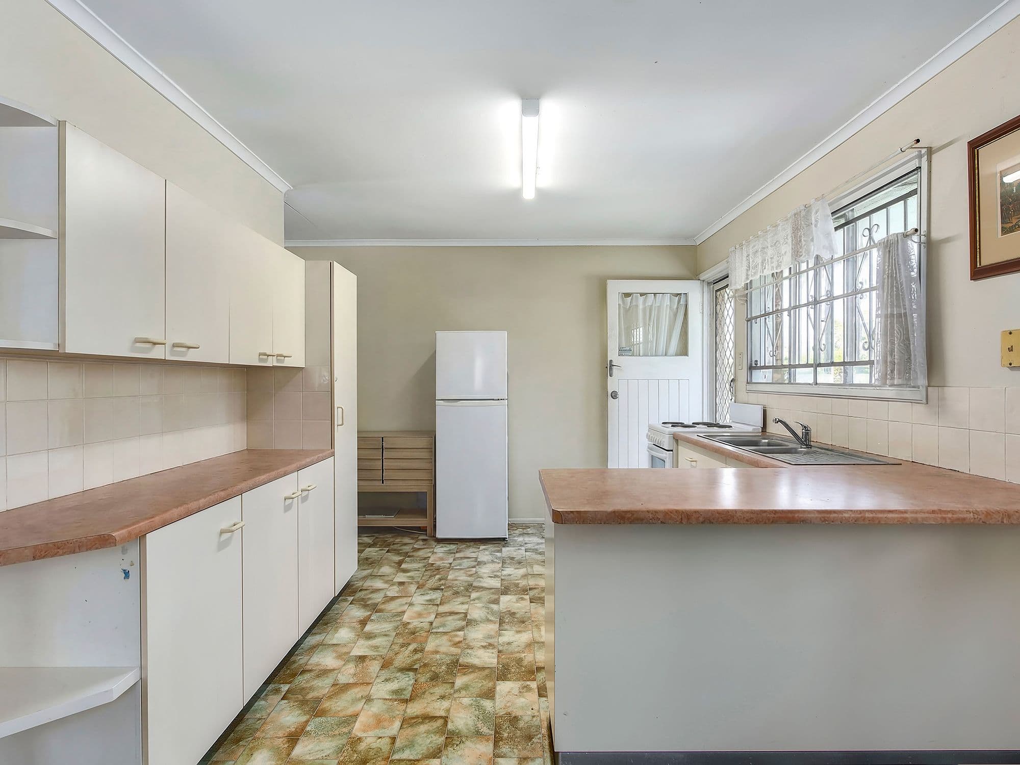 4 Gemalla Street, Stafford Heights QLD 4053, Stafford Heights - Thumbnail 4