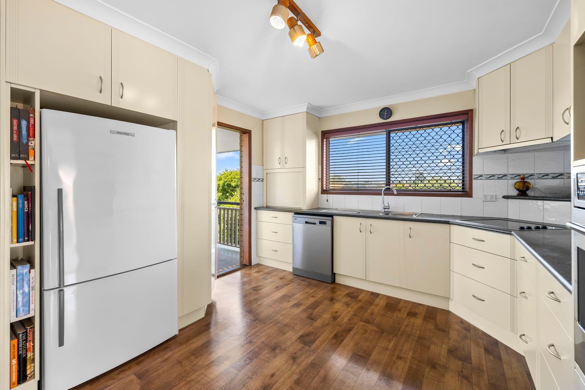 2 Glamis Court, Carindale QLD 4152, Carindale - Thumbnail 4
