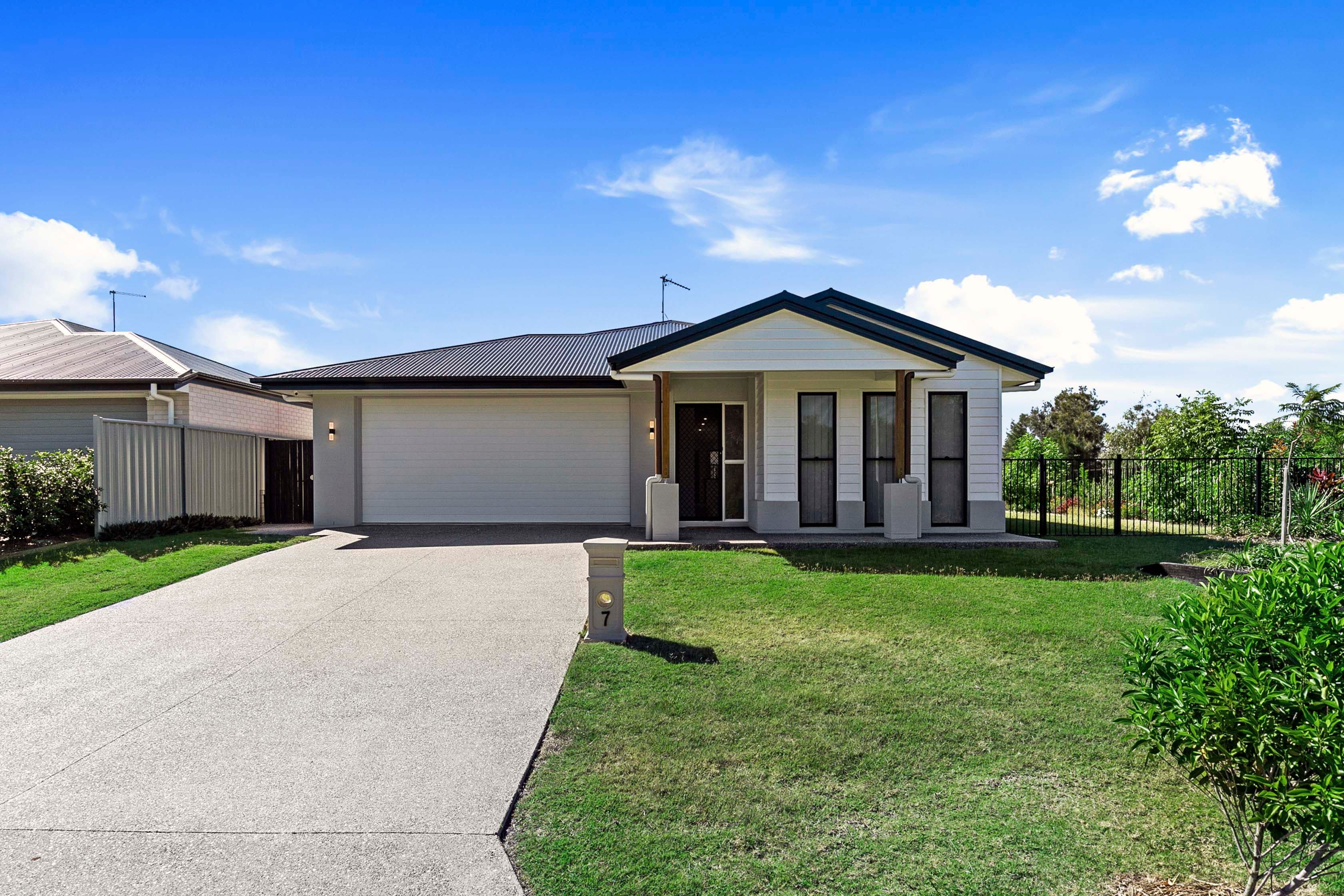 7 Echo Court, Eli Waters QLD 4655, Eli Waters - Thumbnail 2