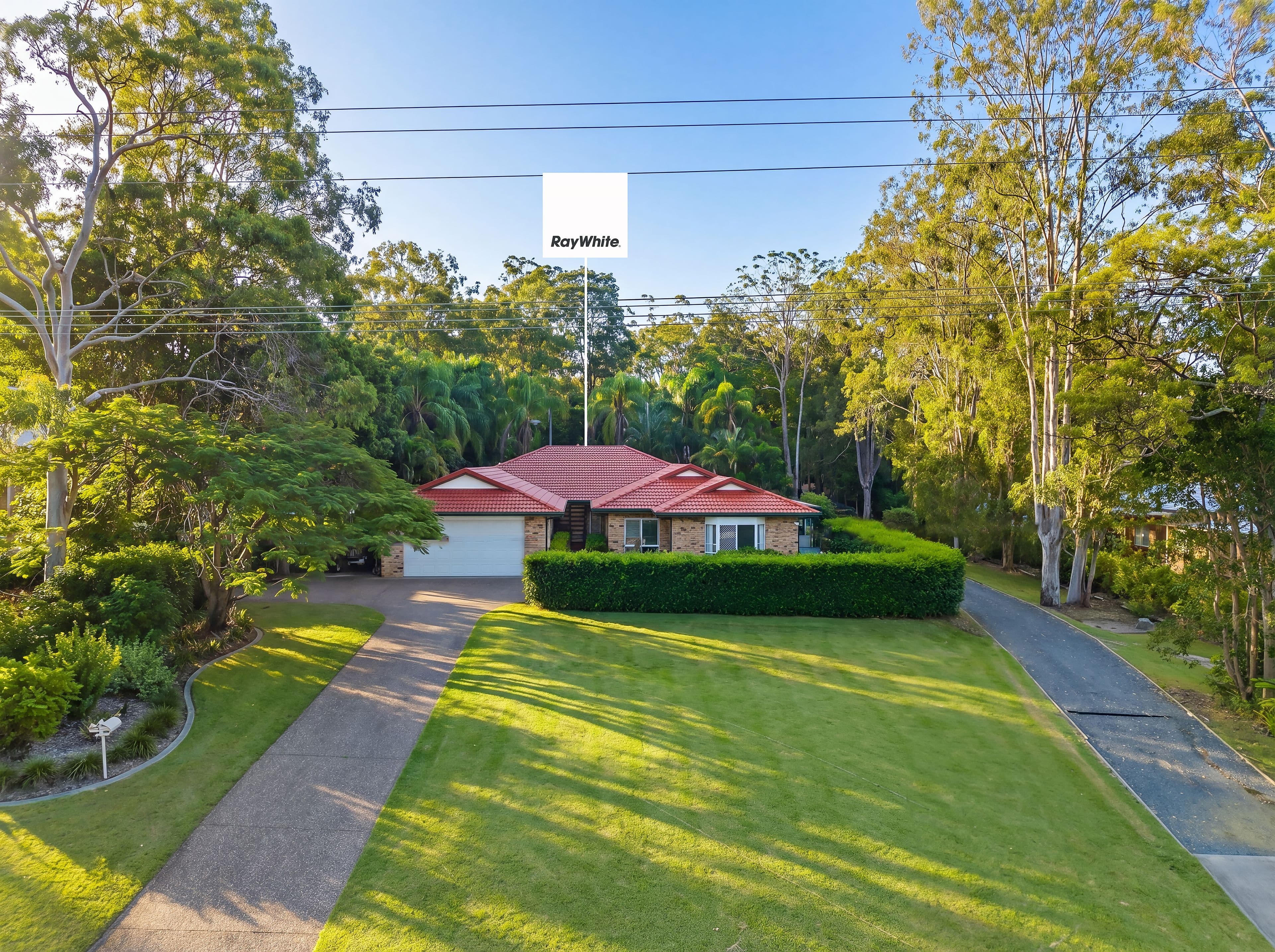 24 Derwent Avenue, Helensvale QLD 4212, Helensvale - Thumbnail 2