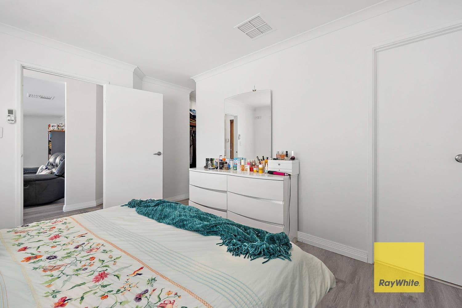 86 Kingfisher Avenue, Ballajura WA 6066, Ballajura - Thumbnail 7