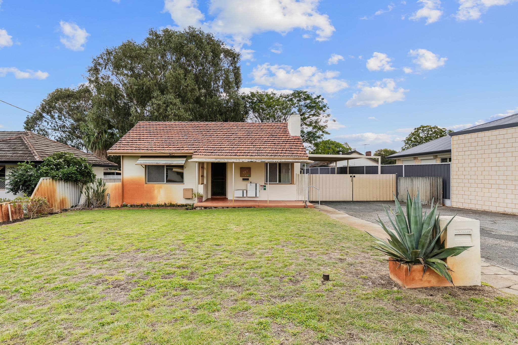 203 Gabriel Street, Cloverdale WA 6105, Cloverdale - Image 1