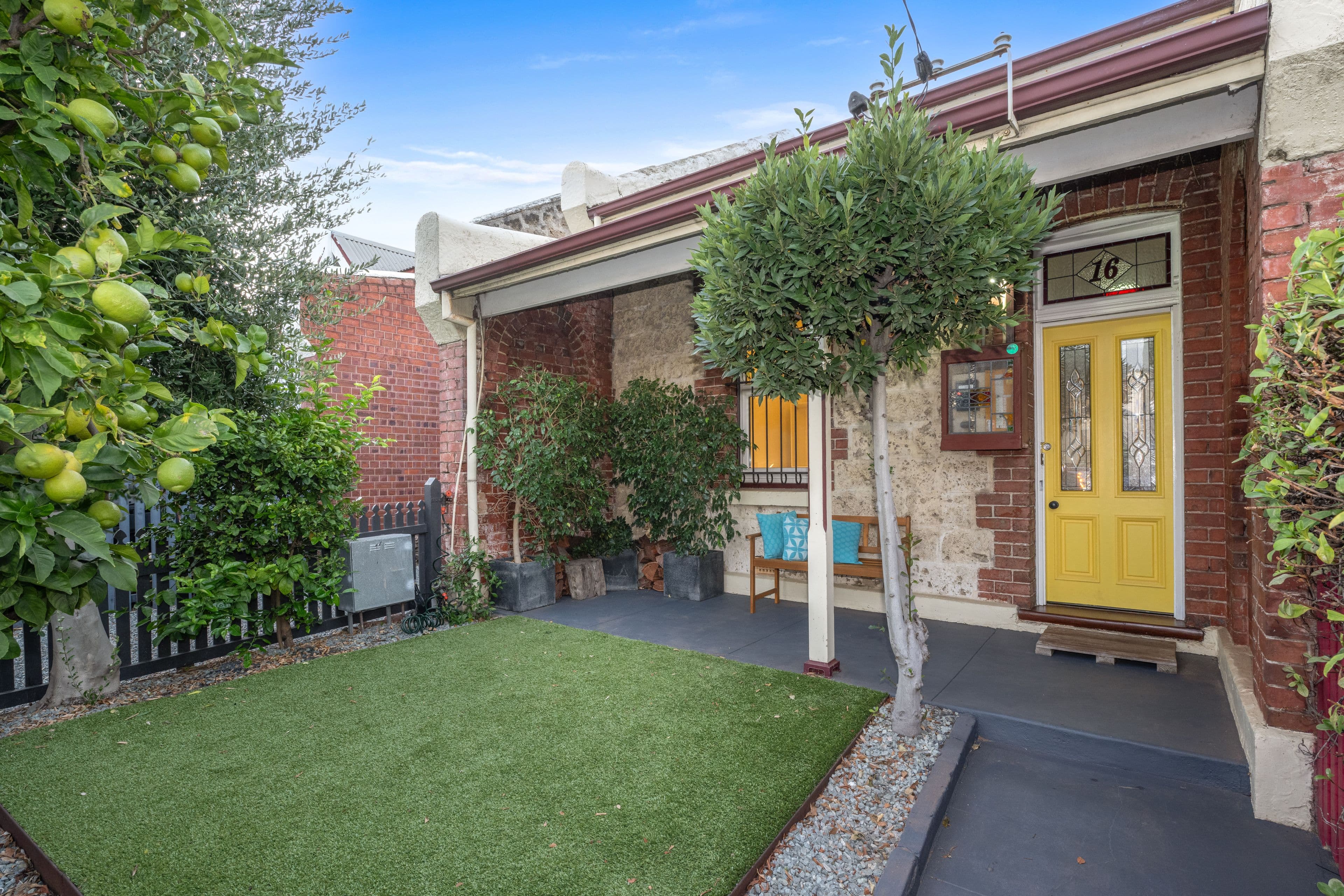 16 Tydeman Road, North Fremantle WA 6159, North Fremantle - Thumbnail 2