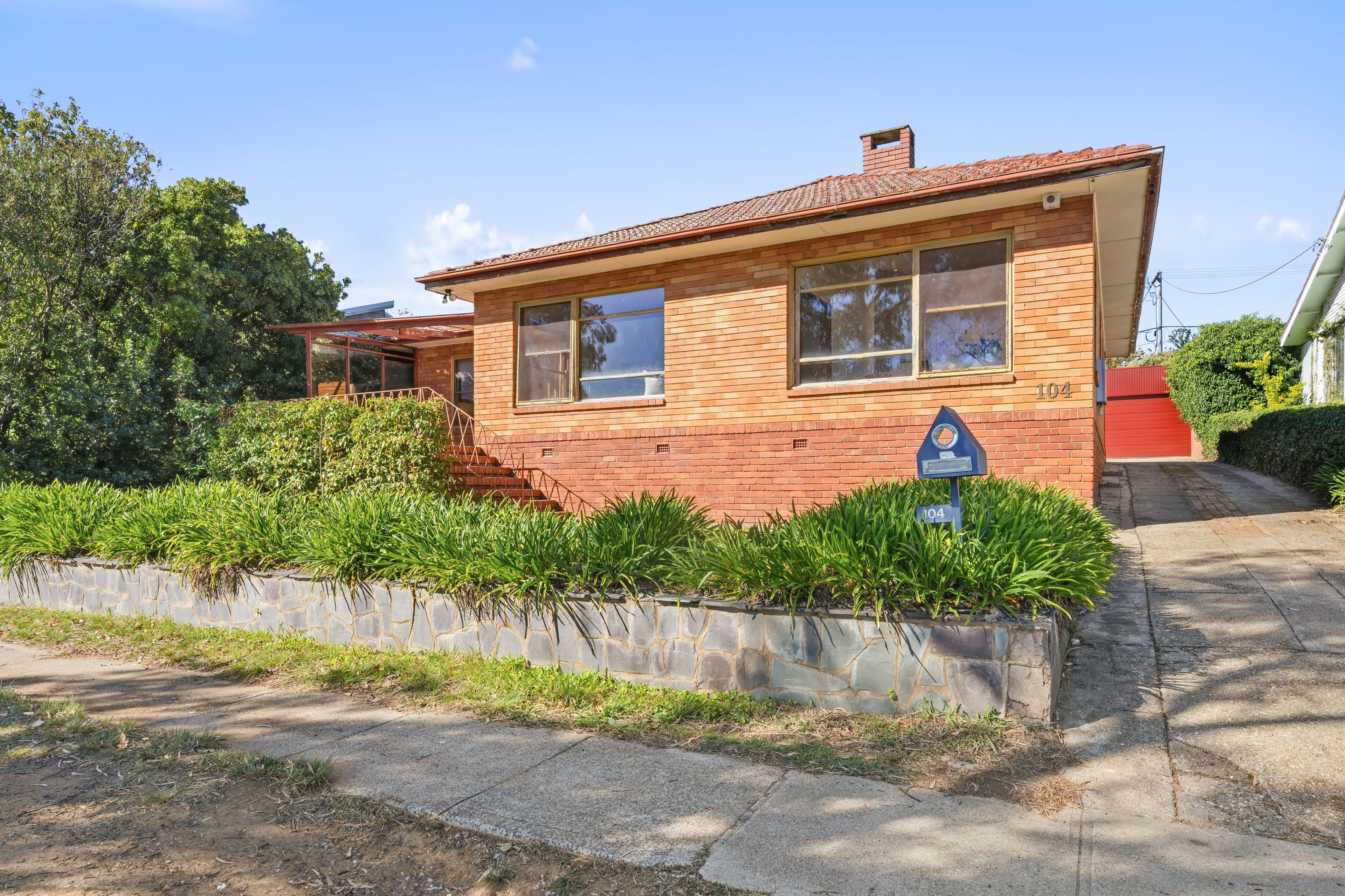 104 Hopetoun Circuit, Yarralumla ACT 2600, Yarralumla - Thumbnail 2