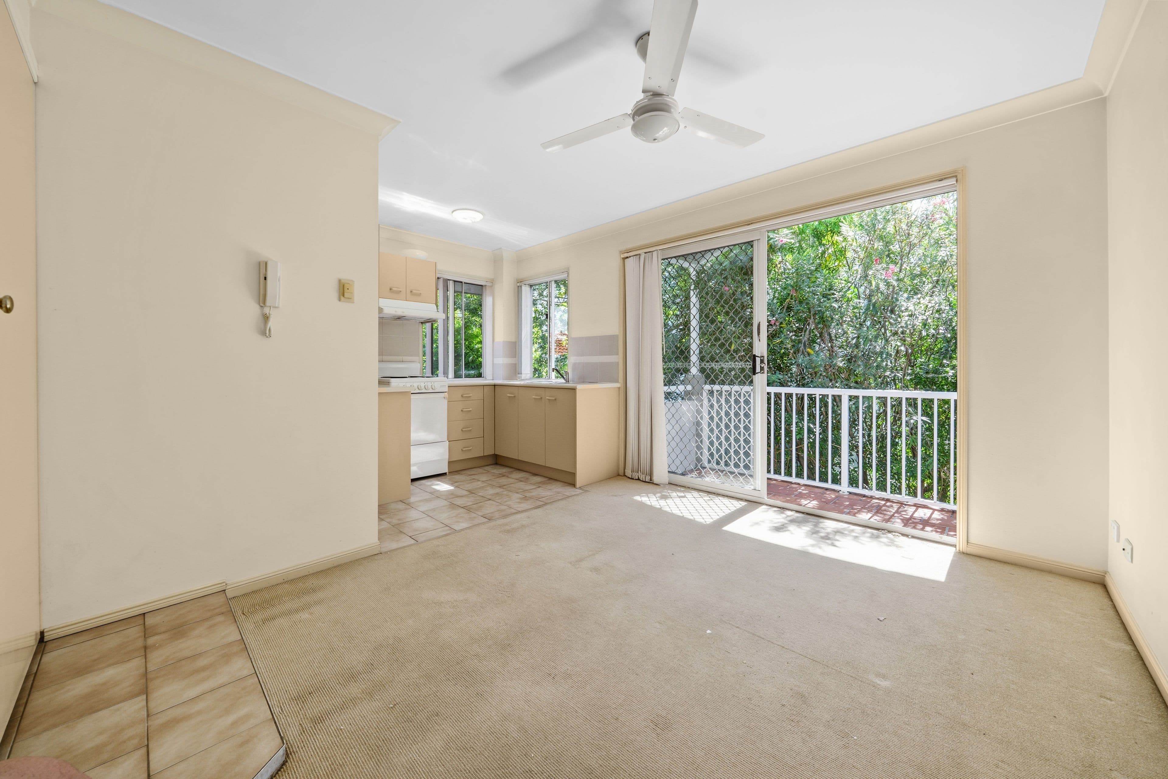 11/7-9 Illawong Street, Chevron Island QLD 4217, Chevron Island - Thumbnail 4