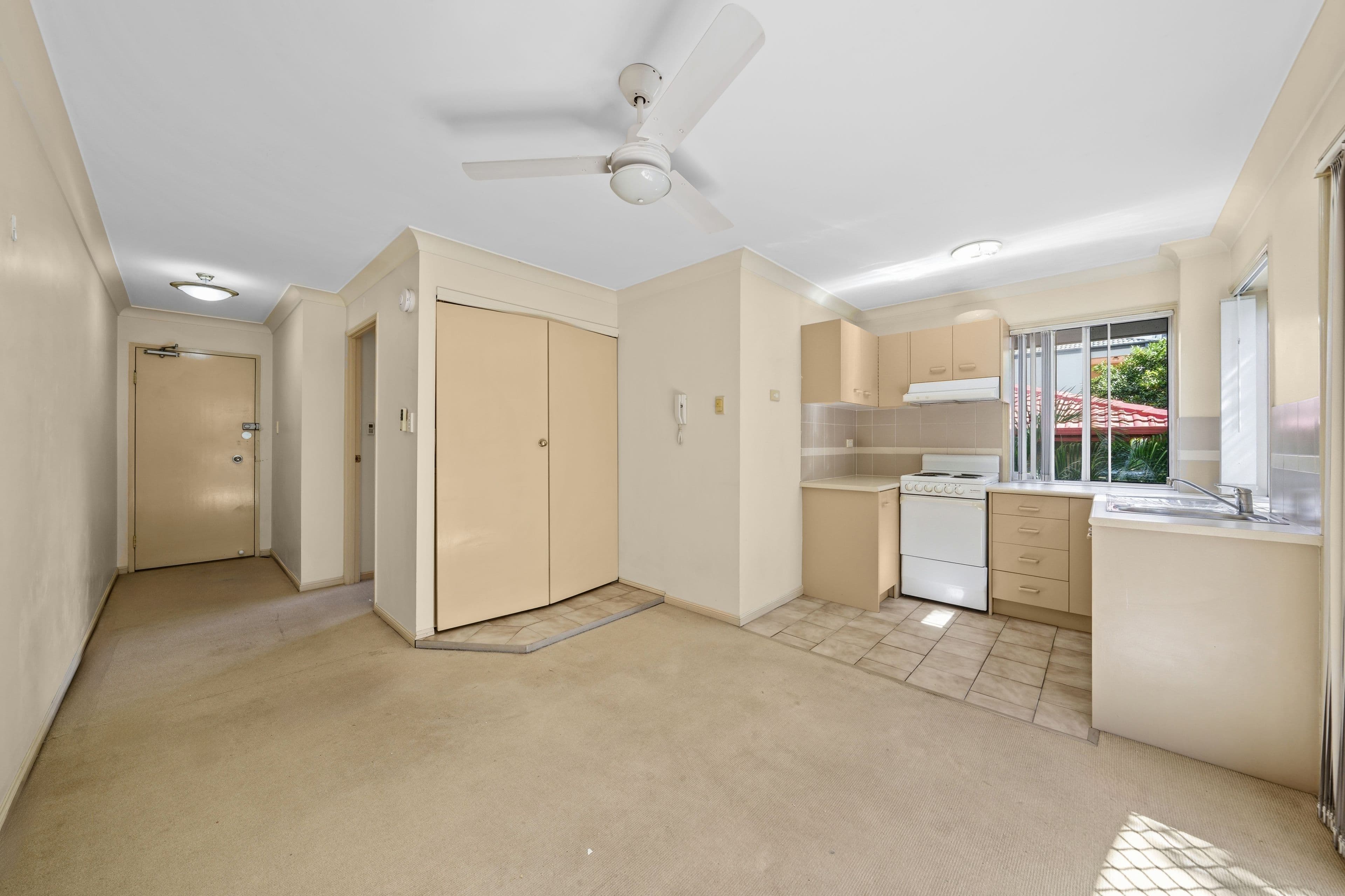 11/7-9 Illawong Street, Chevron Island QLD 4217, Chevron Island - Thumbnail 6