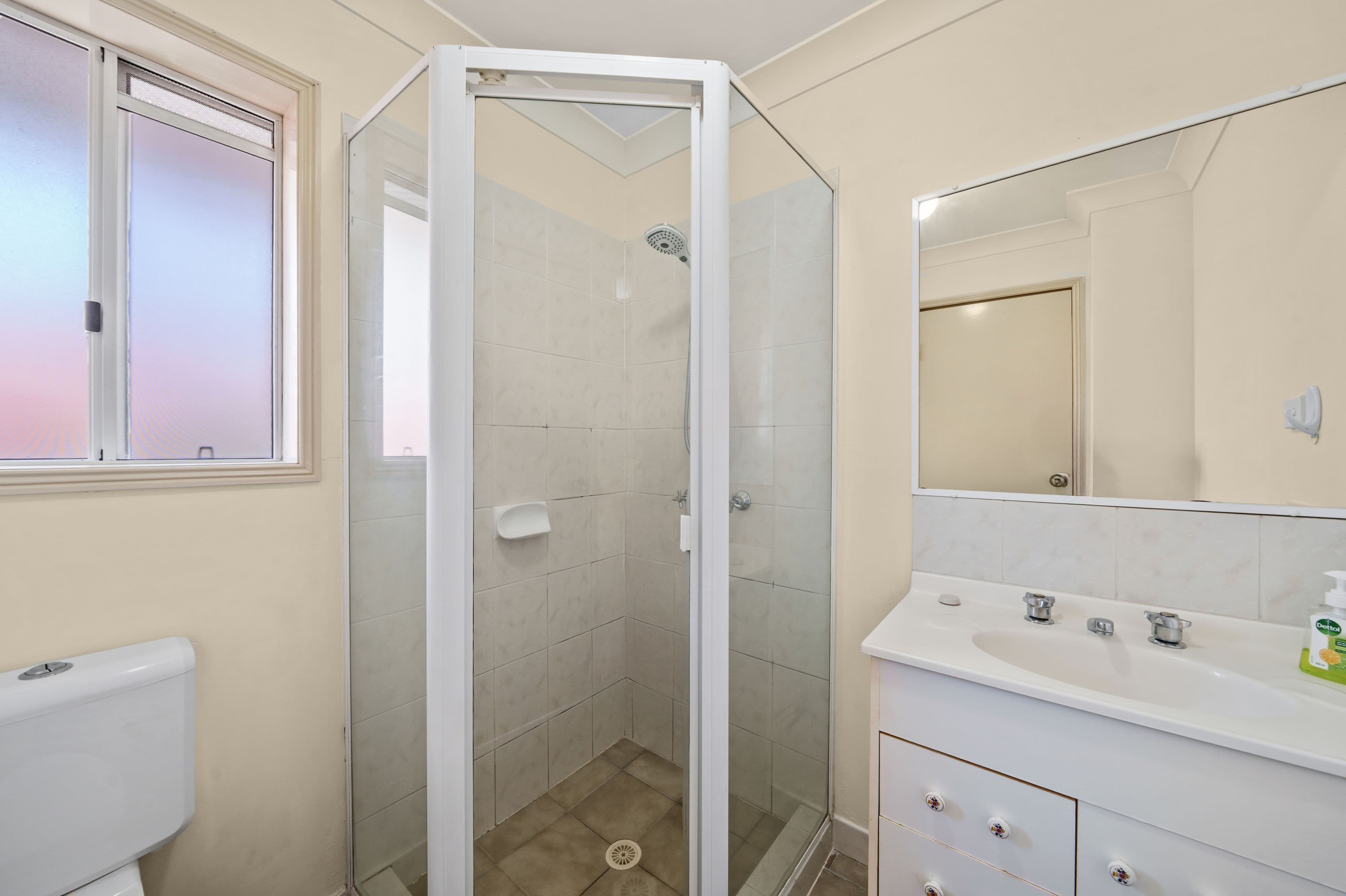 11/7-9 Illawong Street, Chevron Island QLD 4217, Chevron Island - Thumbnail 8