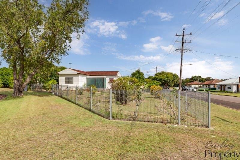 1 Lang Crescent TARRO NSW, Tarro - Thumbnail 3