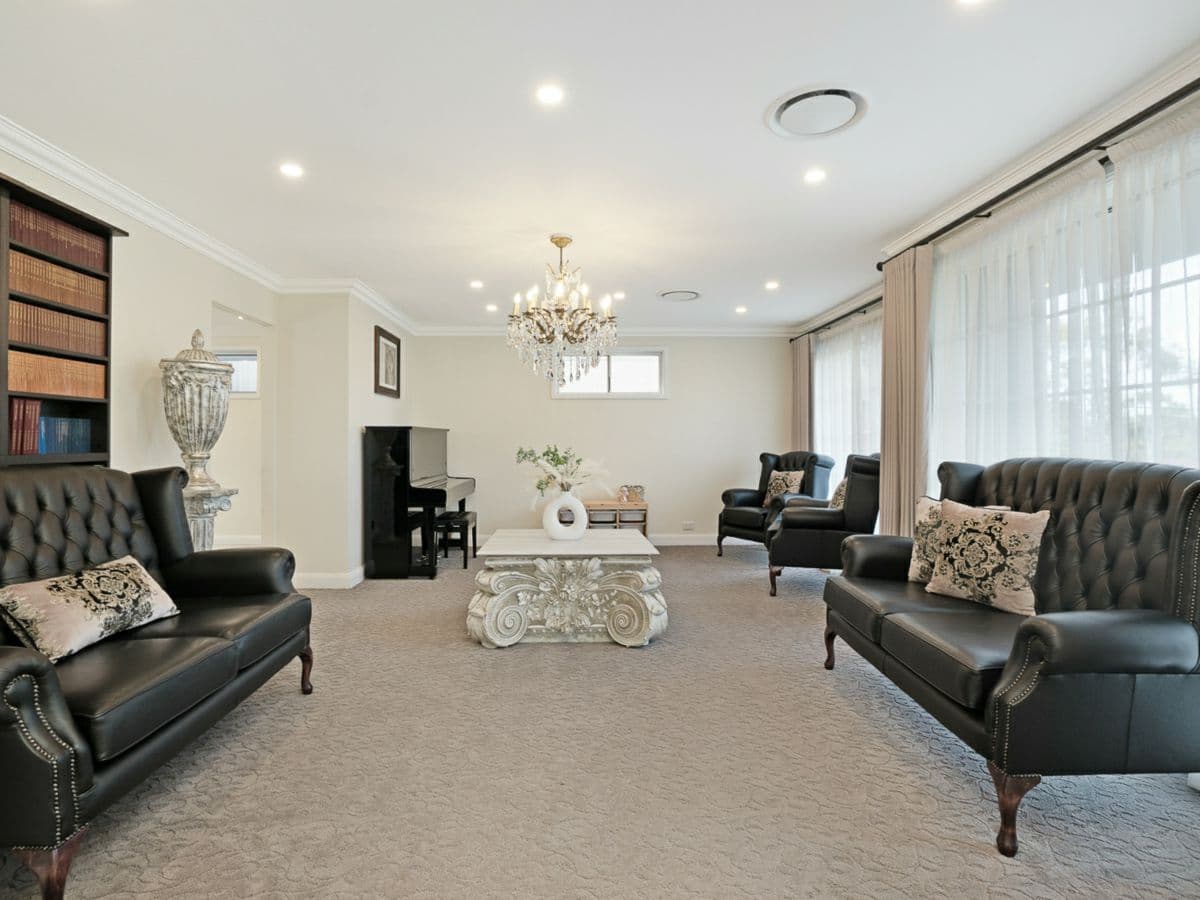 12 Blackburn Avenue, NORTH ROCKS, North Rocks - Thumbnail 2