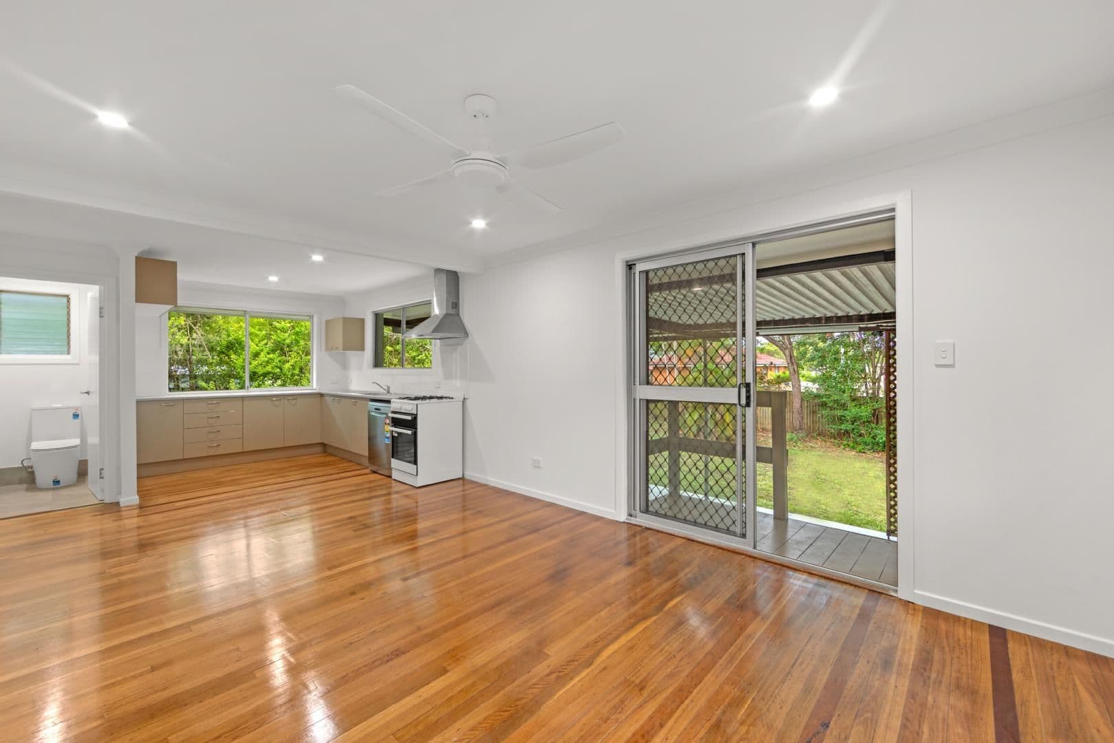 35 Keyes Street, Loganlea QLD 4131, Loganlea - Thumbnail 2