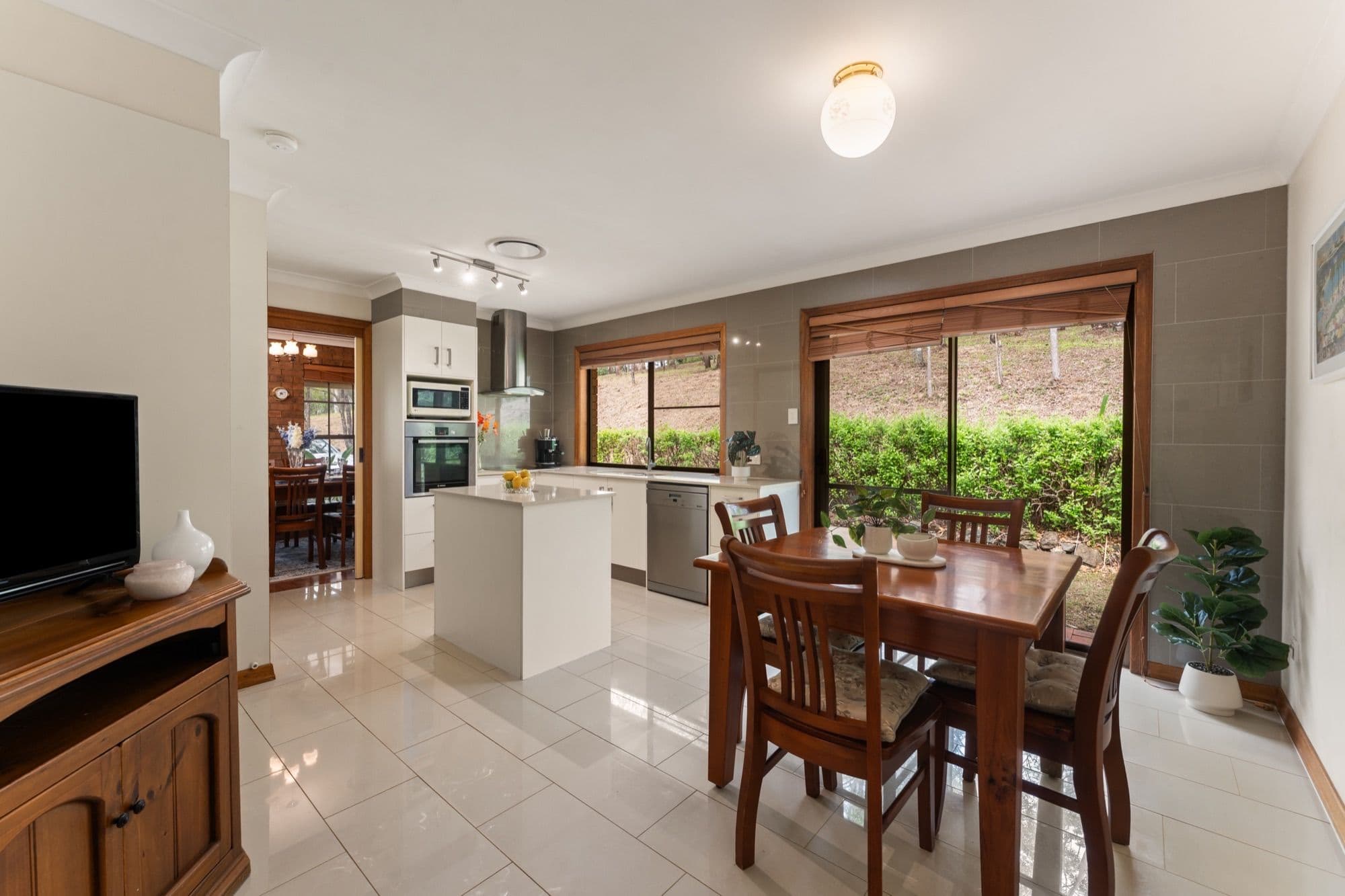 2 Hyde Road, Whiteside QLD 4503, Whiteside - Thumbnail 6