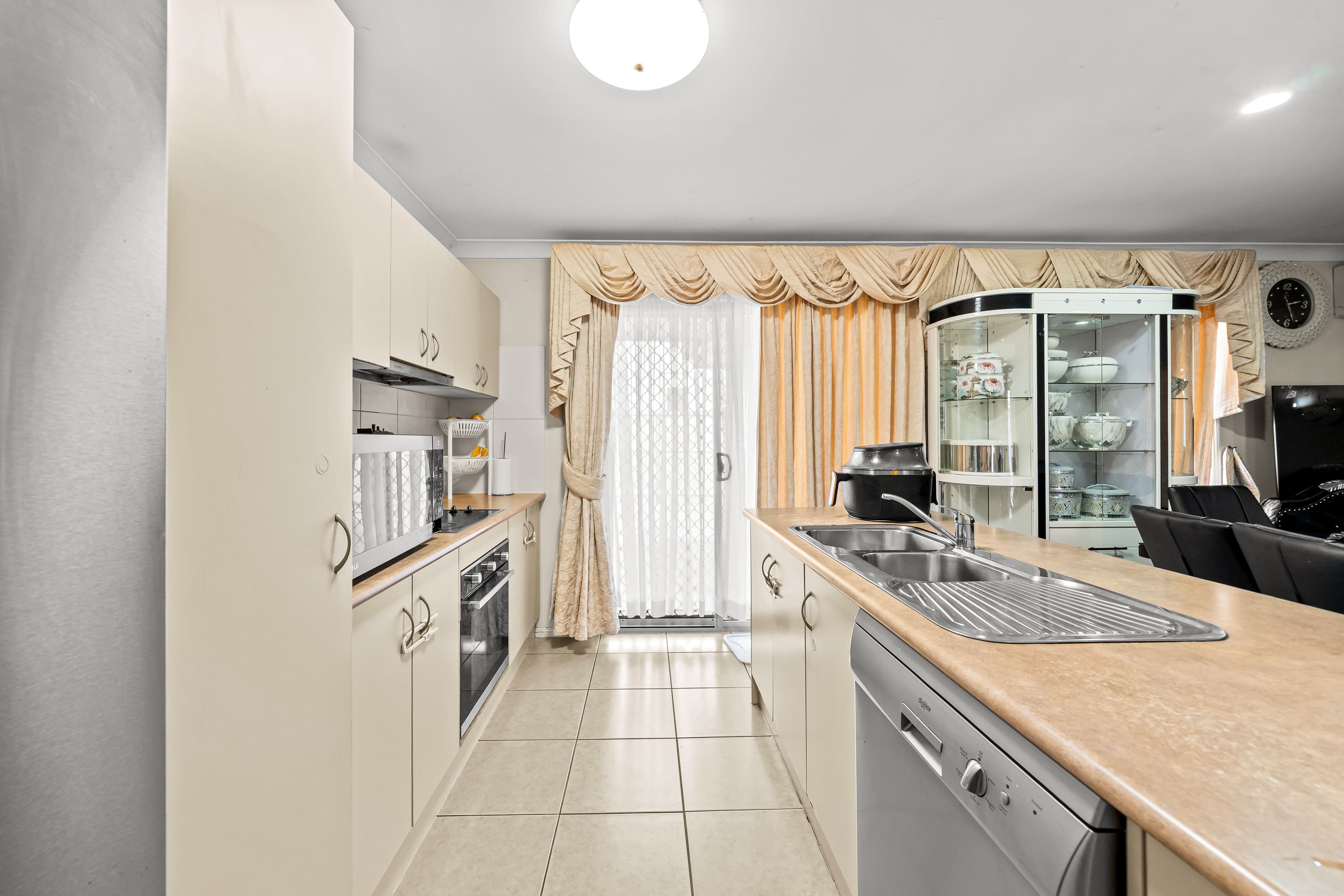 33 Maller Crescent, Redbank Plains QLD 4301, Redbank Plains - Thumbnail 2