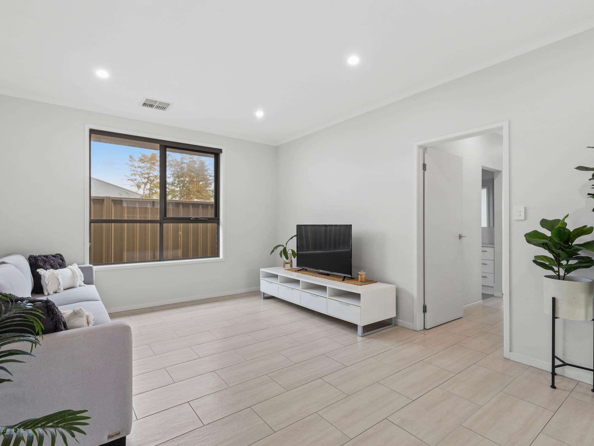 7 Fathom Crescent, Seaford Meadows SA 5169, Seaford Meadows - Thumbnail 2