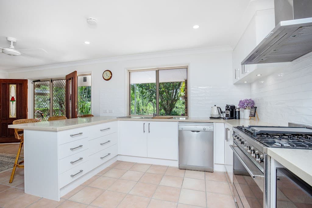147 Lynwood Drive, Guanaba, QLD, 4210, Guanaba - Thumbnail 3