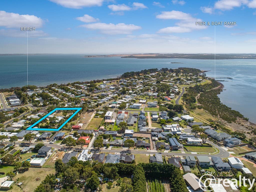 2-4 Hamilton Street, Corinella, VIC, 3984, Corinella - Thumbnail 2