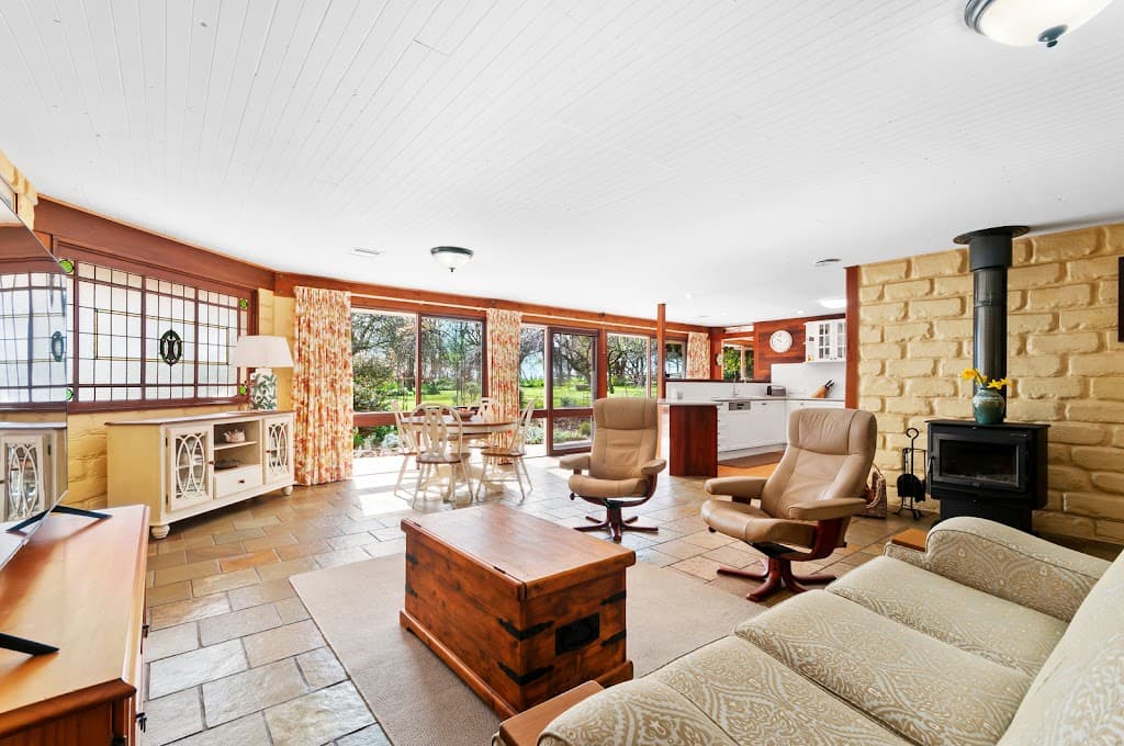 105 Ringin Road, Drouin South, VIC, 3818, Drouin South - Thumbnail 6