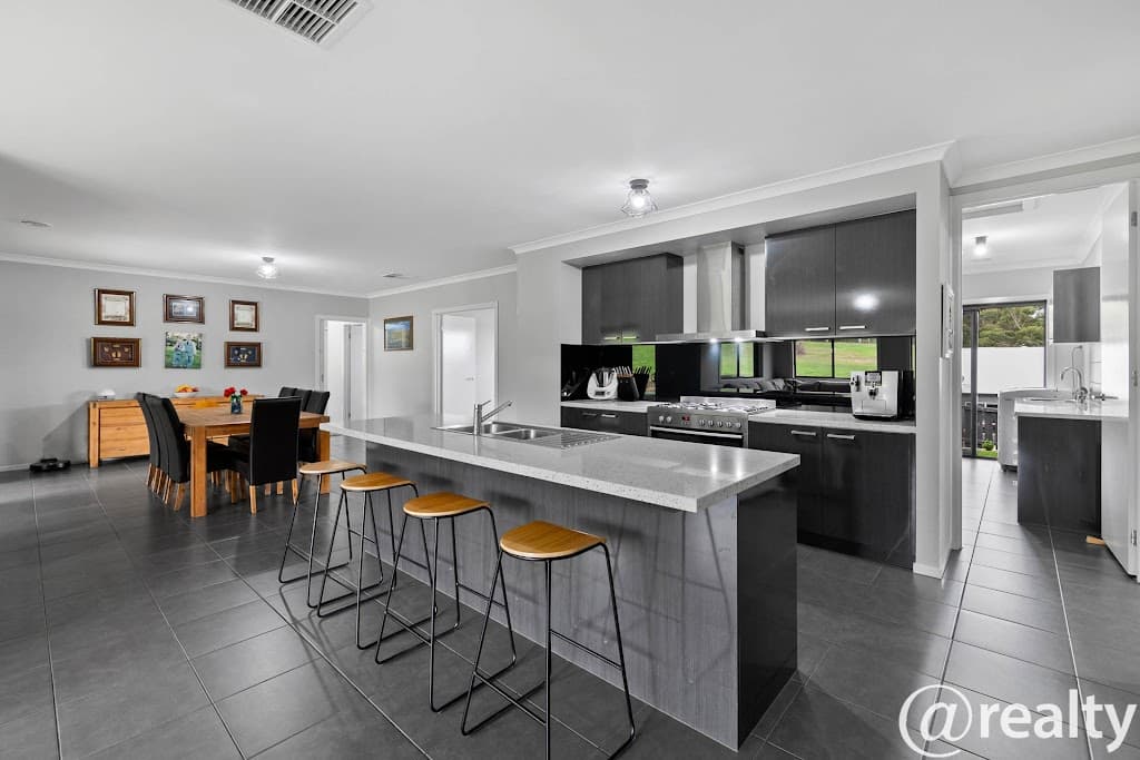 11 Drovers Close, Drouin, VIC, 3818, Drouin - Image 1