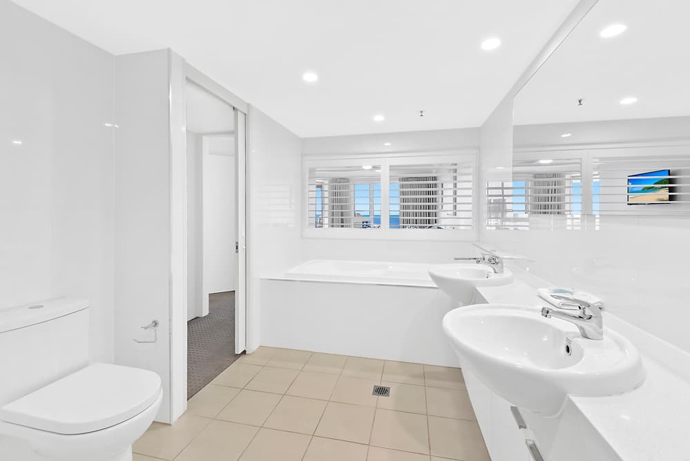92/129 Surf Parade, Broadbeach, QLD, 4218, Broadbeach - Thumbnail 4