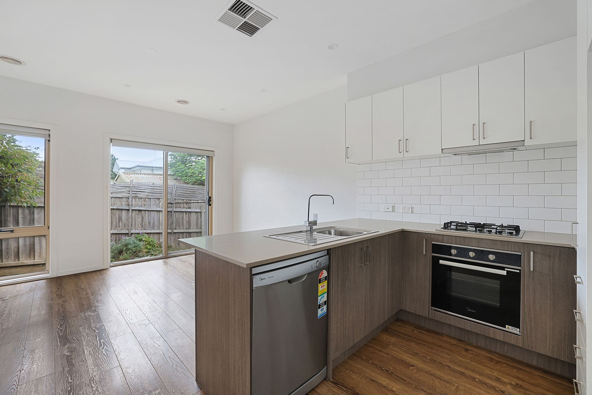 3/15 Lardner Road, Drouin VIC 3818, Drouin - Thumbnail 3