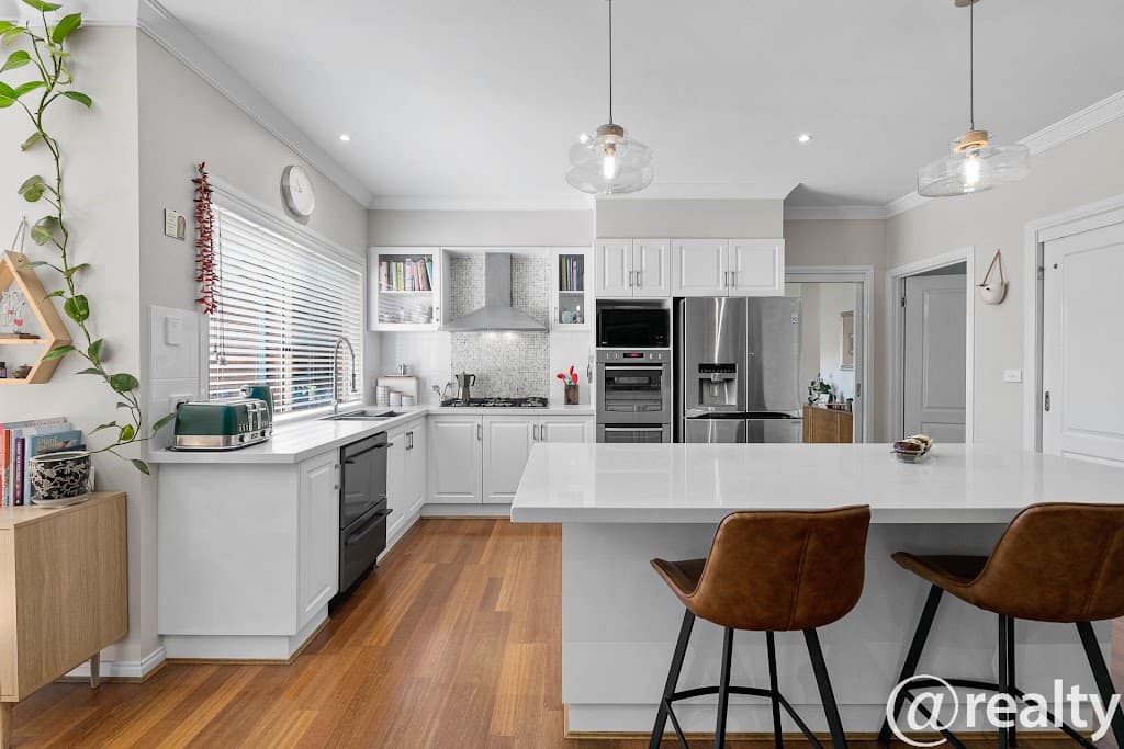 15 Canterbury Close, Drouin, VIC, 3818, Drouin - Thumbnail 2