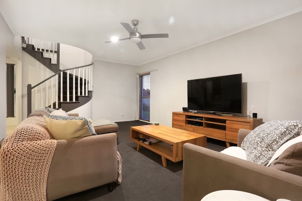 4 Bernard Court, Arundel, QLD, 4214, Arundel - Thumbnail 6