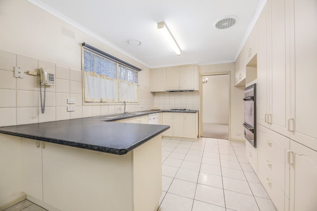 4 Armour Close, Glen Waverley, VIC, 3150, Glen Waverley - Thumbnail 2